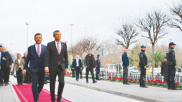 Özgür Özel Arada Kaldı: Denge Arıyor