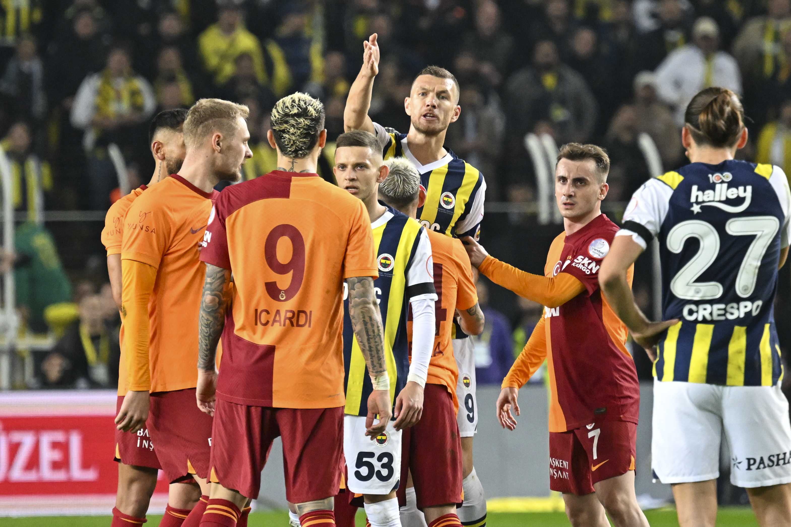 AA 20231224 33267660 33267650 FENERBAHCE GALATASARAY
