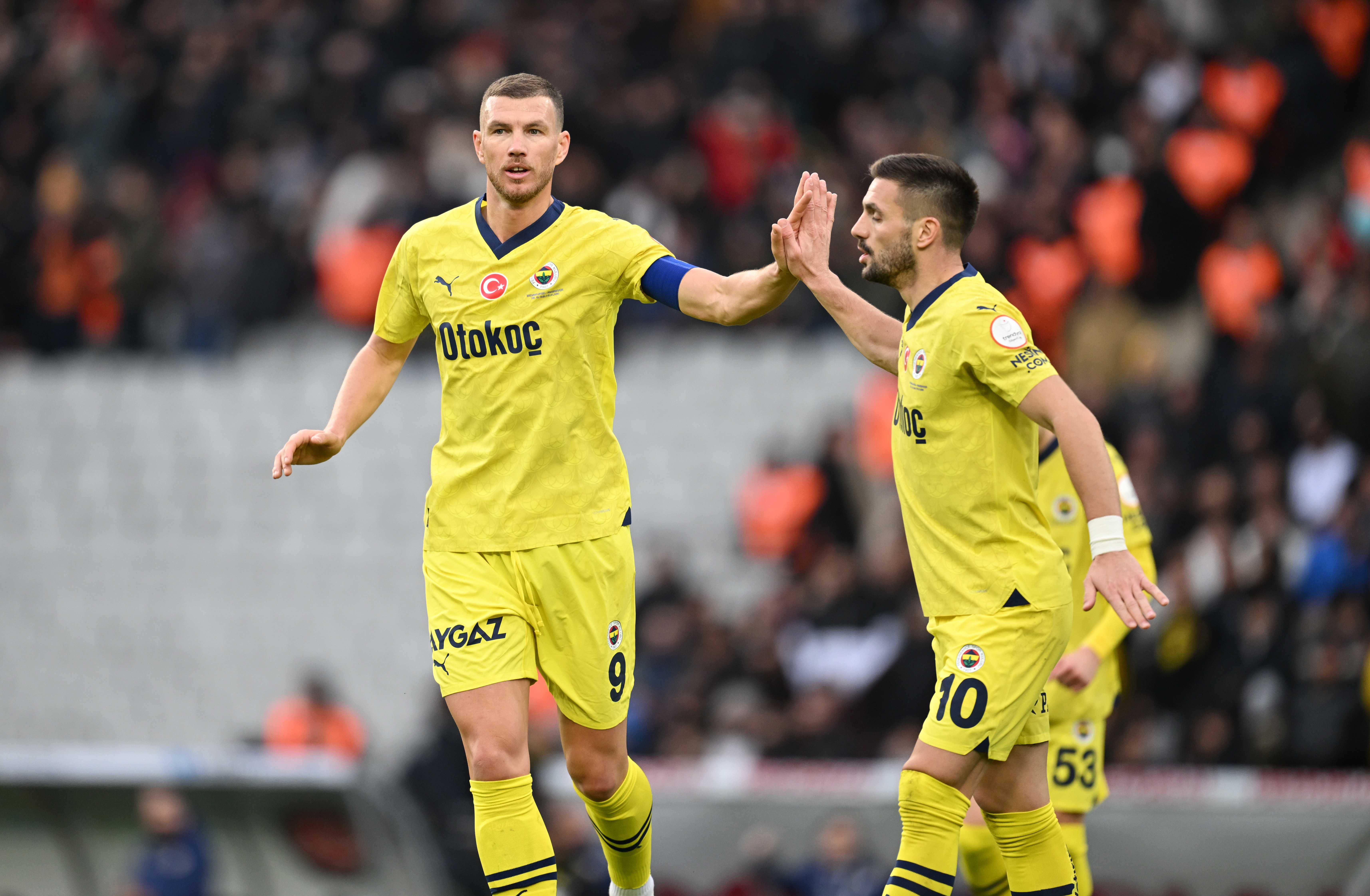 Fenerbahçe, İstanbulspor'u 5-1 Yendi: Cengiz Ünder Sahada Parladı 1 AA 20240107 33378669 33378651 ISTANBULSPOR FENERBAHCE 1