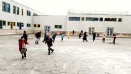 Çanakkale’de Kar Yağışı Eğitimi Etkiledi: Beş İlçede Eğitime Ara
