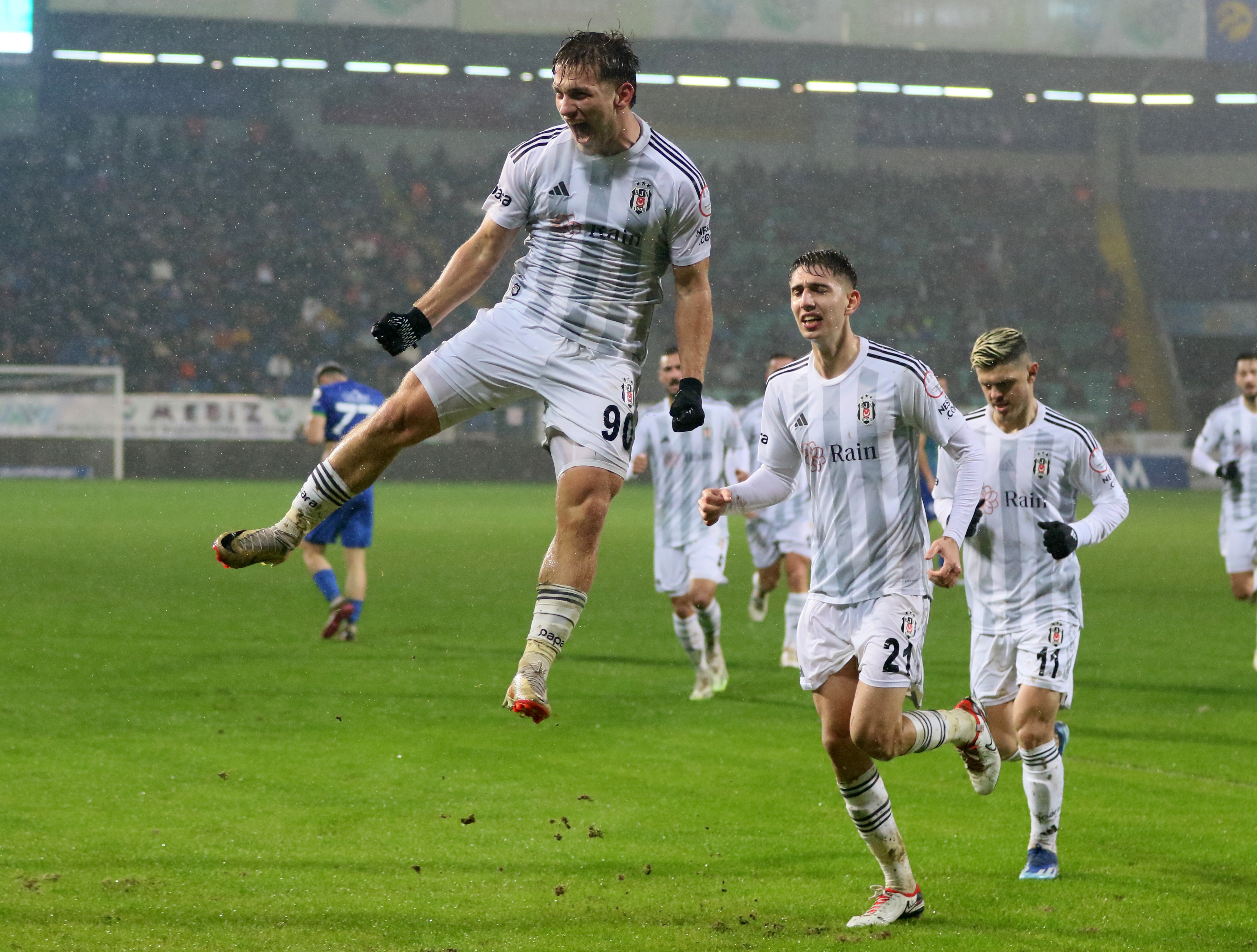 Beşiktaş'ta Yeni Bir Yıldızı Doğuyor! Semih Kılıçsoy... 2 AA 20240109 33395324 33395317 CAYKUR RIZESPOR BESIKTAS