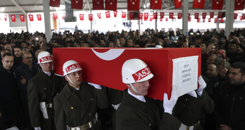 Türkiye Şehitlerini Uğurluyor! Kahraman Şehitlere Gözyaşlarıyla Veda!