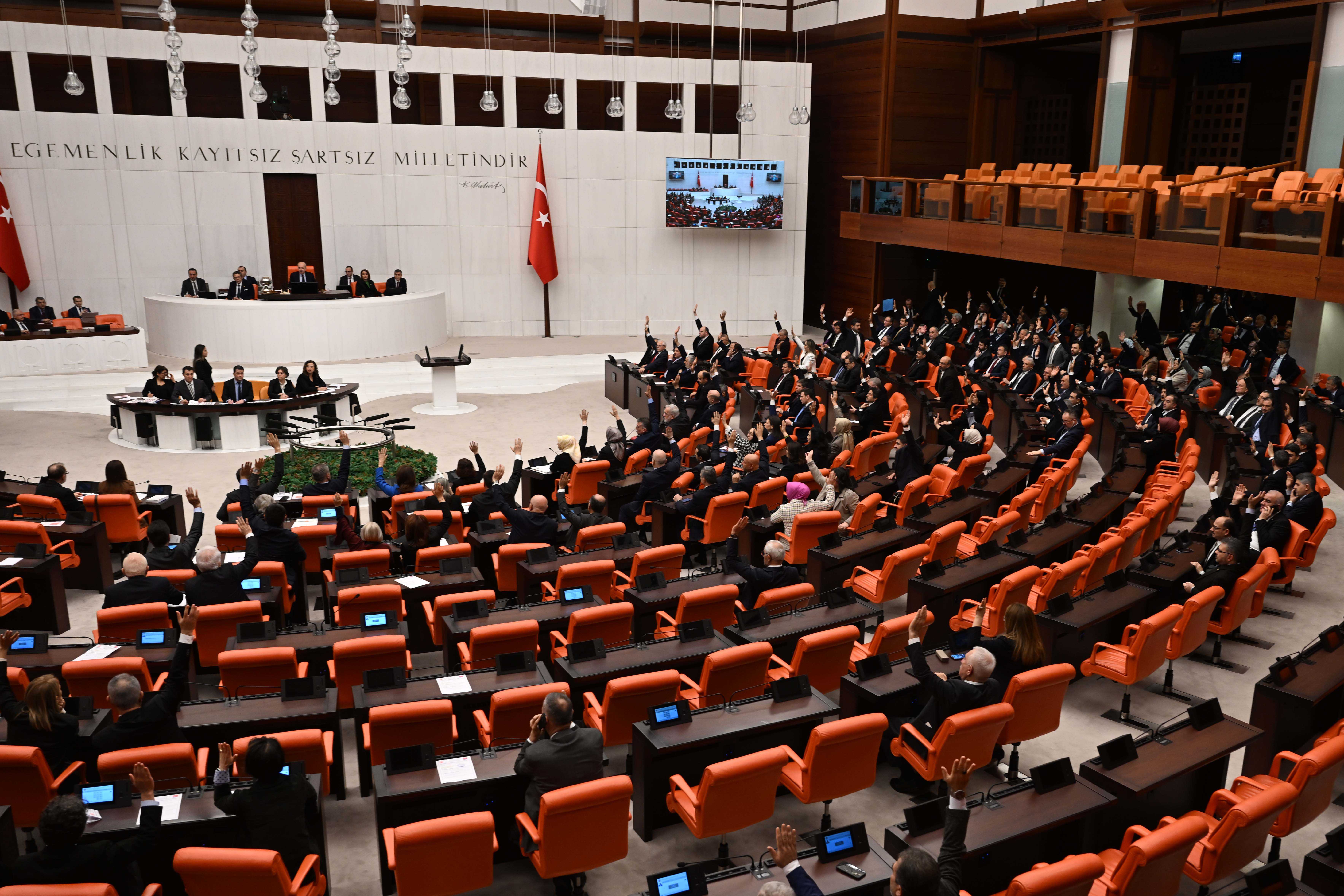 AA 20240116 33453293 33453292 TBMM GENEL KURULUNDA TEROR SALDIRILARINA YONELIK BASKANLIK TEZKERESI KABUL EDILDI