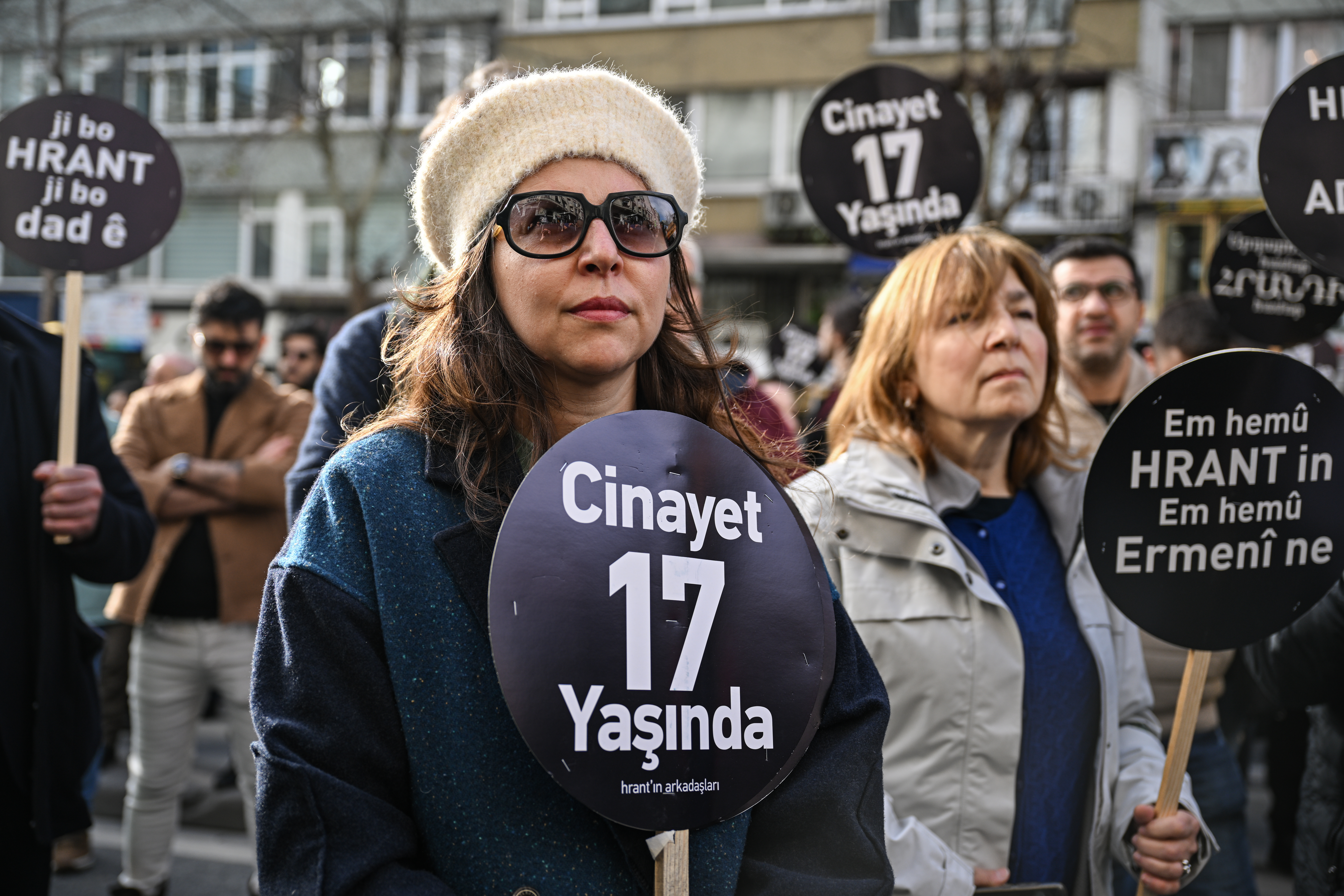Hrant Dink, Cinayetin 17 Yaşında Agos Gazetesi Önünde Anıldı 8 AA 20240119 33481082 33481071 GAZETECI HRANT DINKE CINAYETIN 17 YILINDA AGOS GAZETESI ONUNDE ANMA