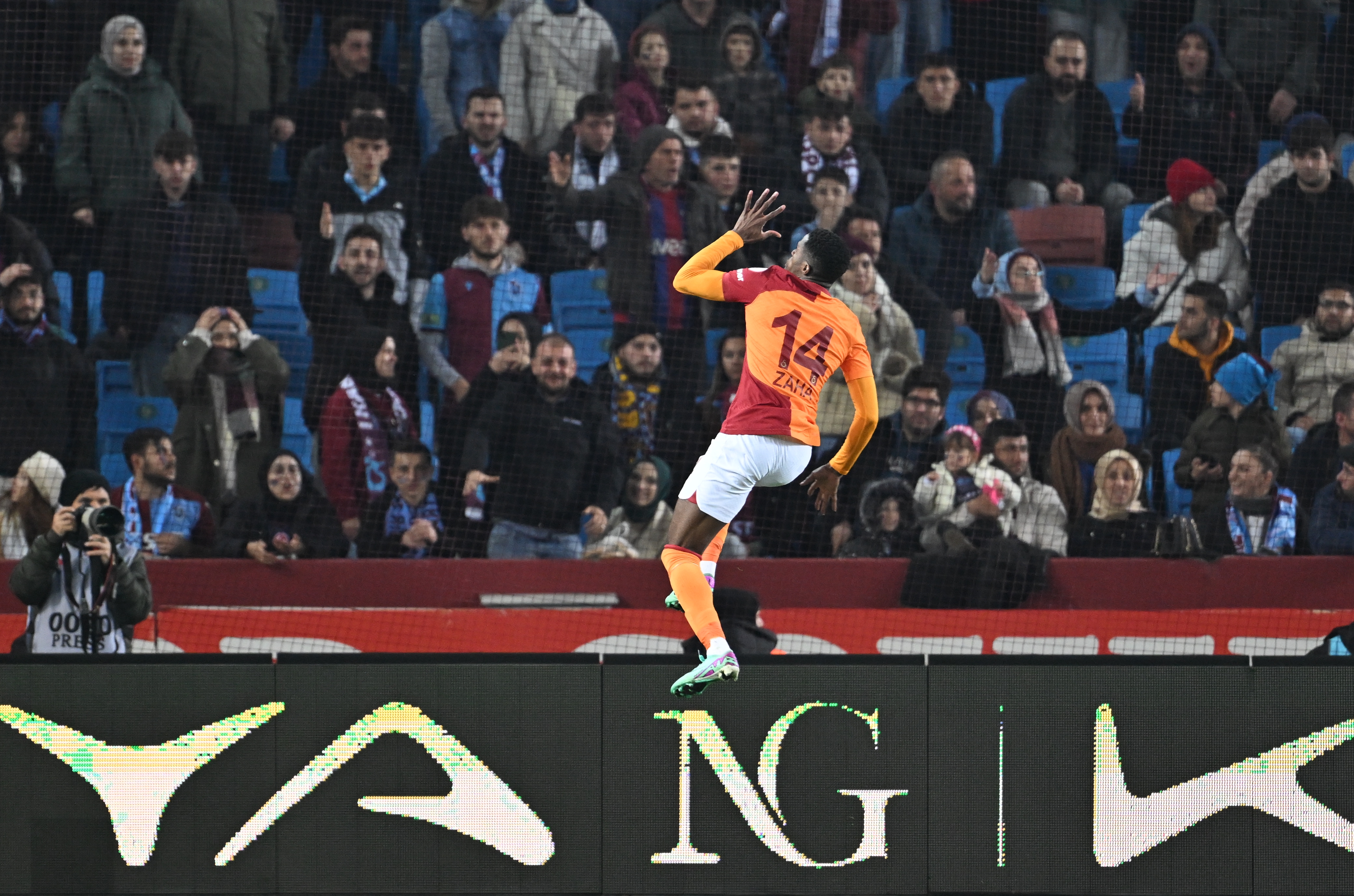 Galatasaray, Trabzon'da Fırtına Gibi Esti! 1-5 3 AA 20240121 33495969 33495965 TRABZONSPOR GALATASARAY