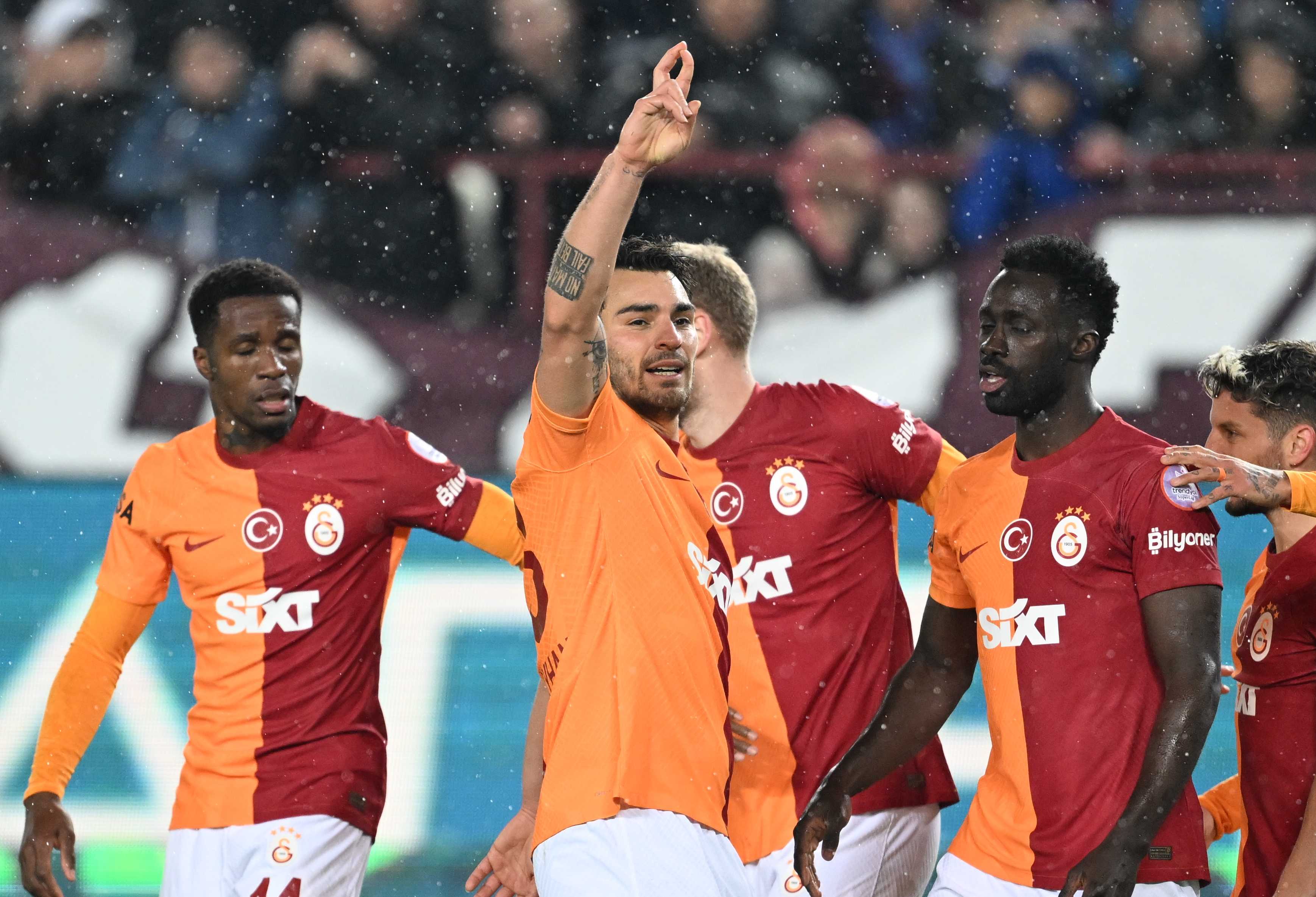 Galatasaray, Trabzon'da Fırtına Gibi Esti! 1-5 2 AA 20240121 33496942 33496937 TRABZONSPOR GALATASARAY