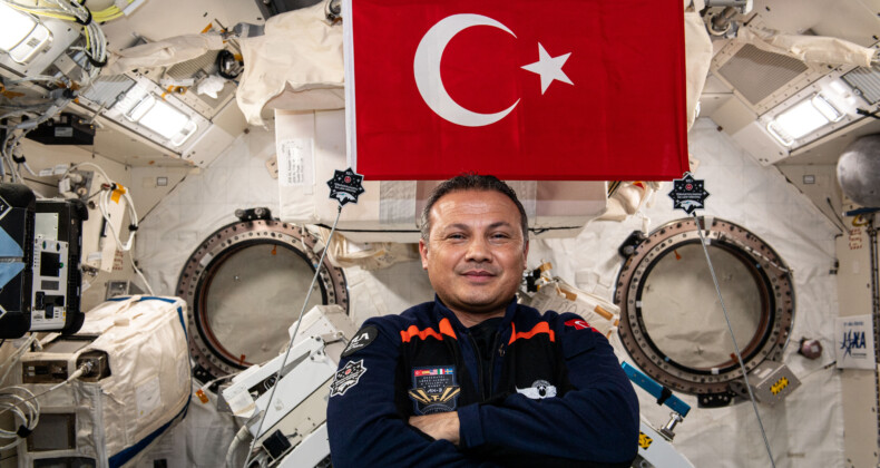 Astronot Alper Gezeravcı “Propolis” Deneyine Başladı