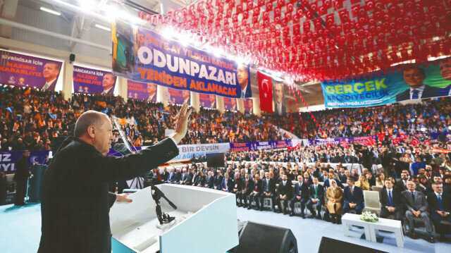 Bay Kemal’in Derdi Yine Başkan Olmak