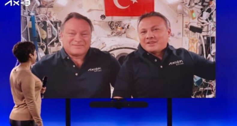 İlk Türk Astronot Alper Gezeravcı Uzaya Götürdüğü Özel Eşyalarını Açıkladı!