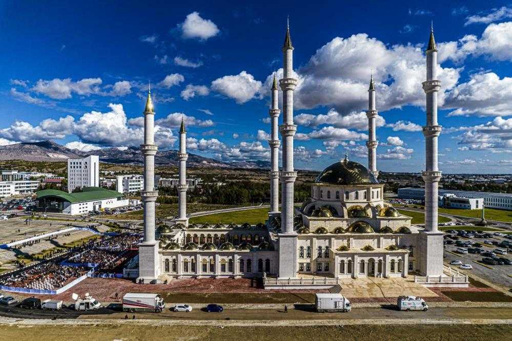 KKTC’nin En Büyük Camisi İbadete Açıldı 2 kktcnin en buyuk camisi ibadete acildi 2 TyhWigdK