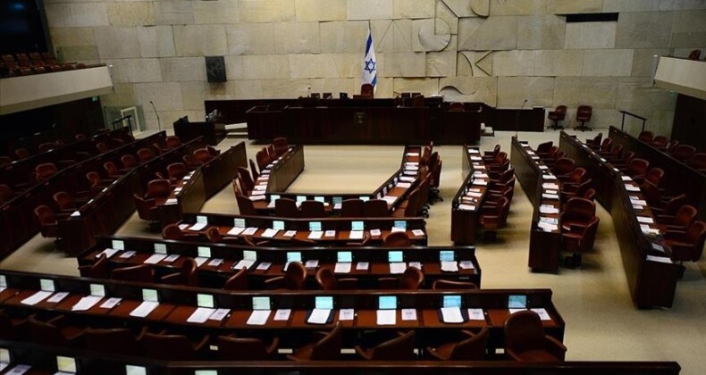 İsrail Meclisi, Soykırımı Eleştirenlerin Vekilliğinin Düşürülmesi Önergesini Onayladı
