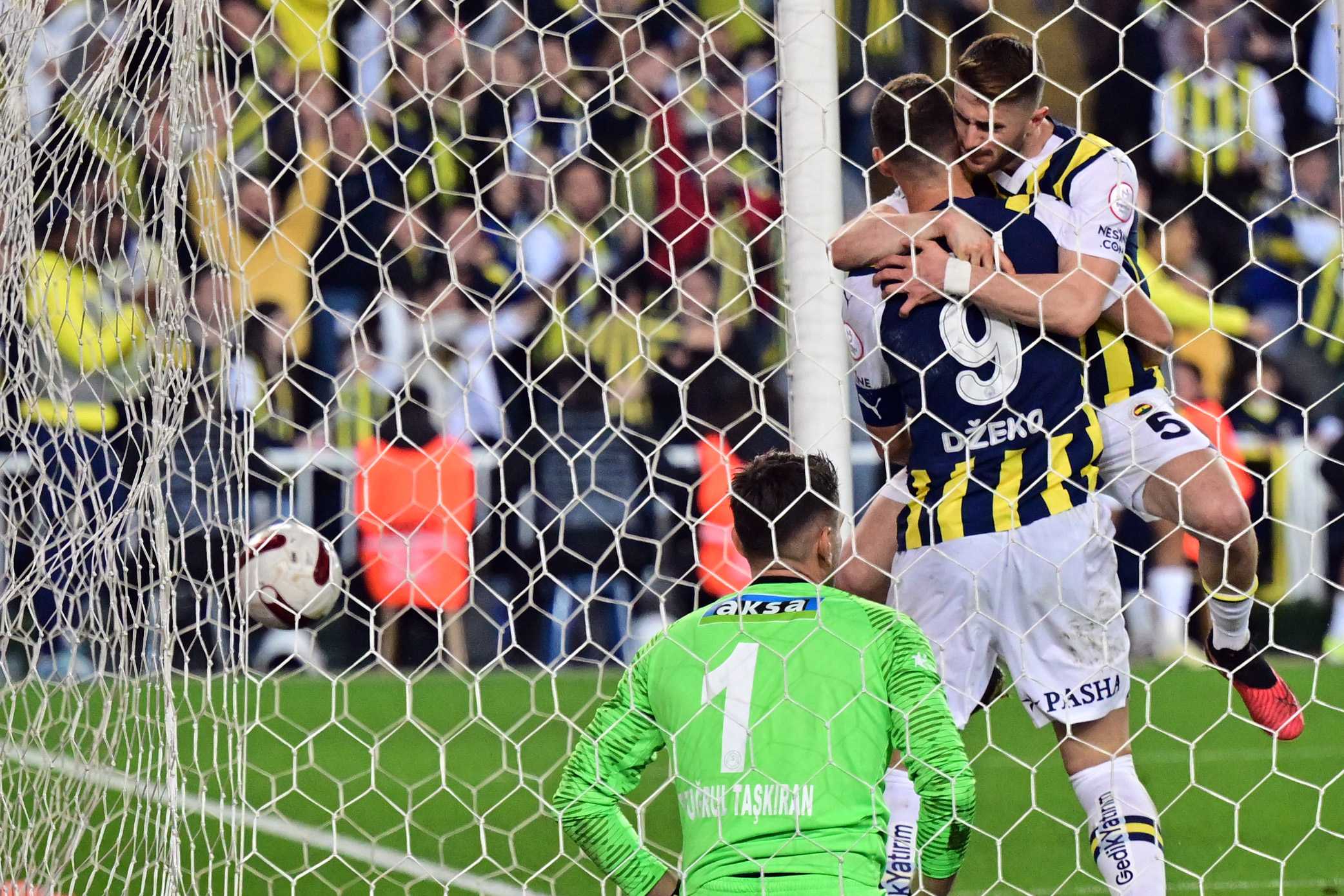 Fenerbahçe Zorlu Rizespor Deplasmanında! Üç Önemli Eksik 2 AA 20240211 33679453 33679441 FENERBAHCE CORENDON ALANYASPOR