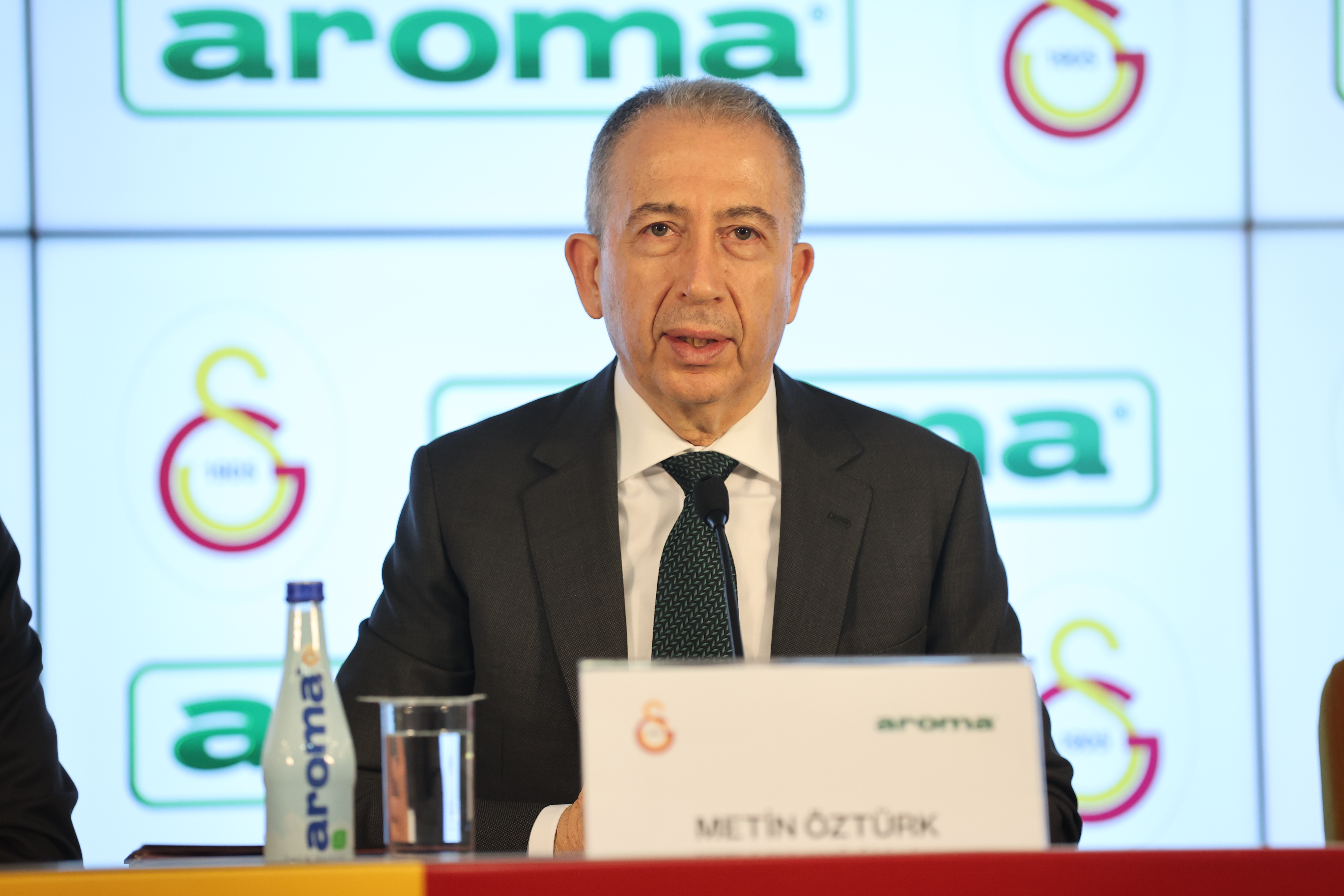 AA 20240212 33683461 33683456 GALATASARAY ILE AROMA ARASINDA RESMI SU SPONSORLUGU ANLASMASI IMZALANDI