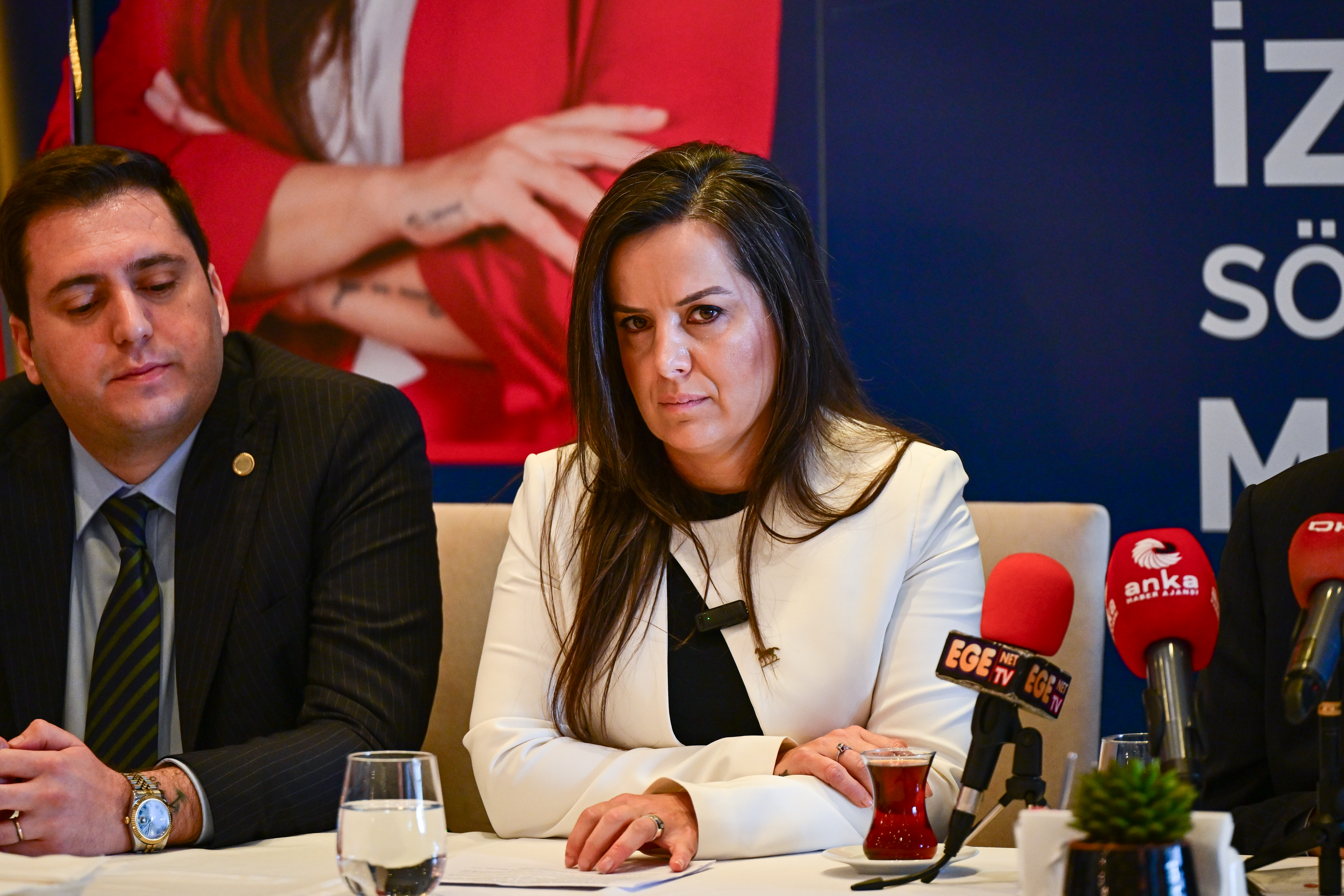 Demokrat Parti, İzmir Büyükşehir Belediye Başkan Adayını Tanıttı: Burcu Bostancıoğlu 3 AA 20240212 33684657 33684655 DEMOKRAT PARTI GENEL BASKANI UYSAL IZMIR BUYUKSEHIR BELEDIYE BASKAN ADAYINI TANITTI