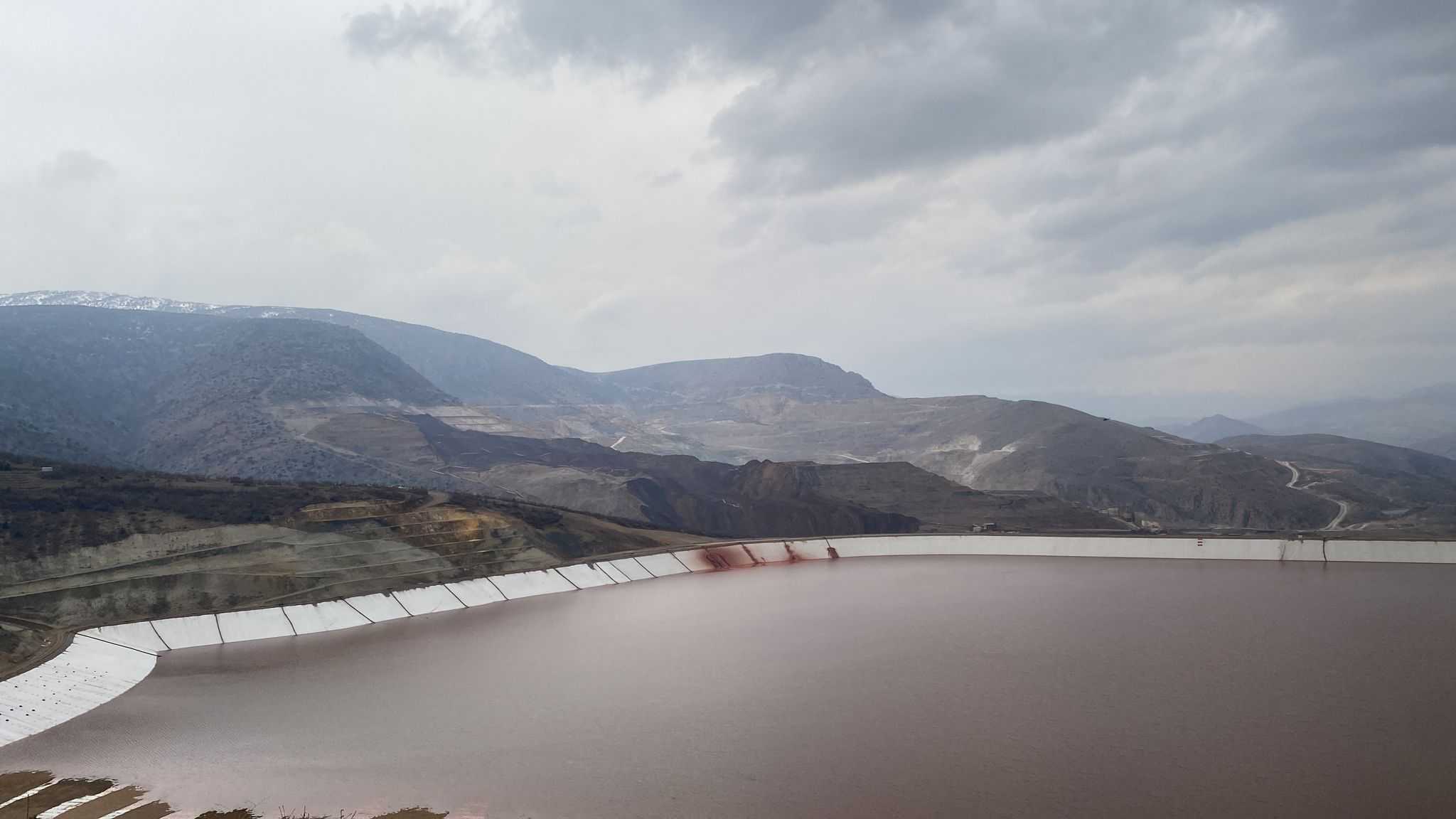 Erzincan'da Maden Faciası: Kayıp 9 İşçiyi Arama Çalışmaları Devam Ediyor 8 AA 20240213 33694654 33694653 ERZINCANDA ALTIN MADENININ BULUNDUGU BOLGEDE TOPRAK KAYMASI MEYDANA GELDI