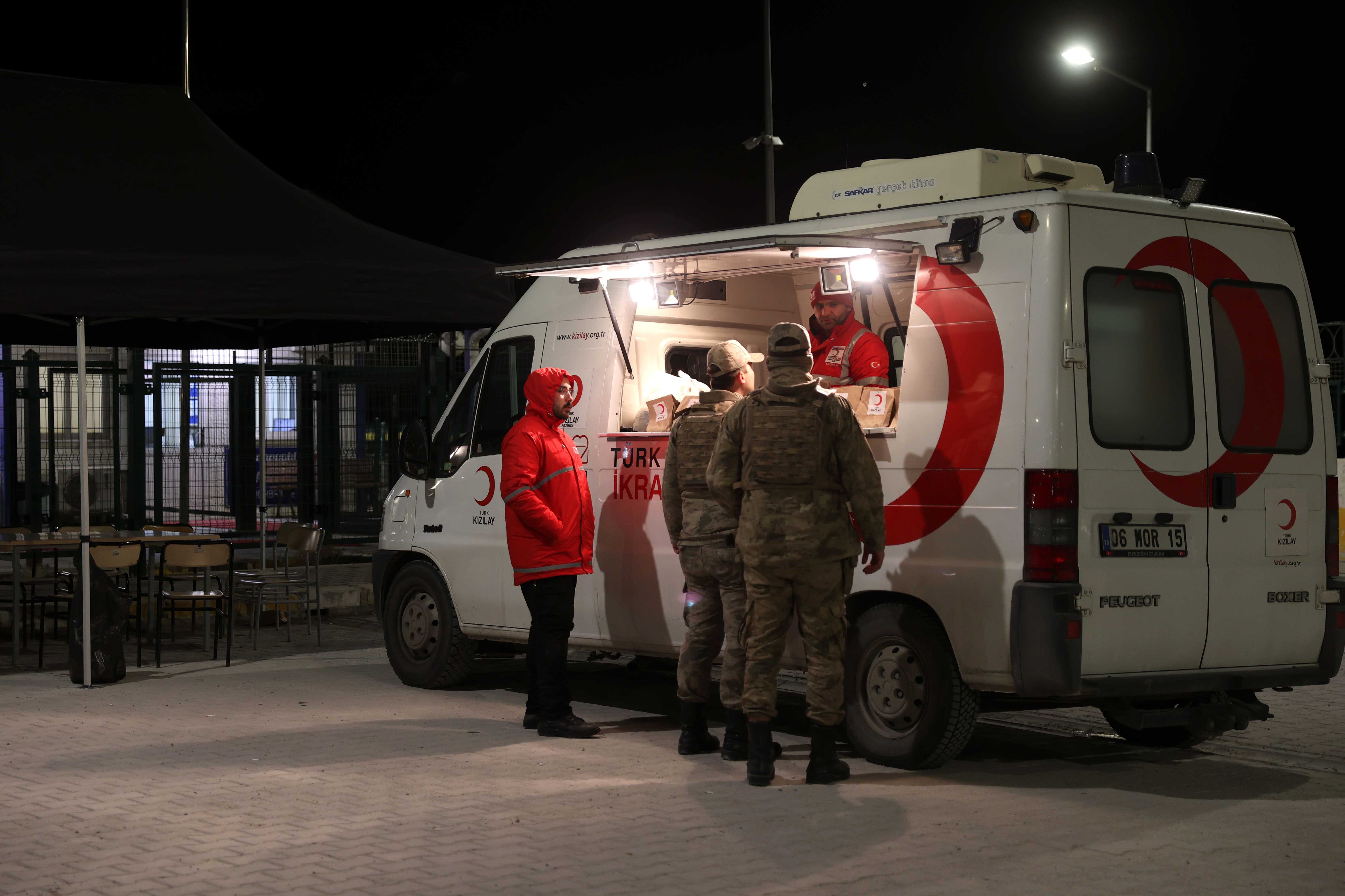 Erzincan'da Maden Faciası: Kayıp 9 İşçiyi Arama Çalışmaları Devam Ediyor 6 AA 20240213 33697107 33697103 ERZINCANDA ALTIN MADENININ BULUNDUGU BOLGEDE TOPRAK KAYMASI MEYDANA GELDI