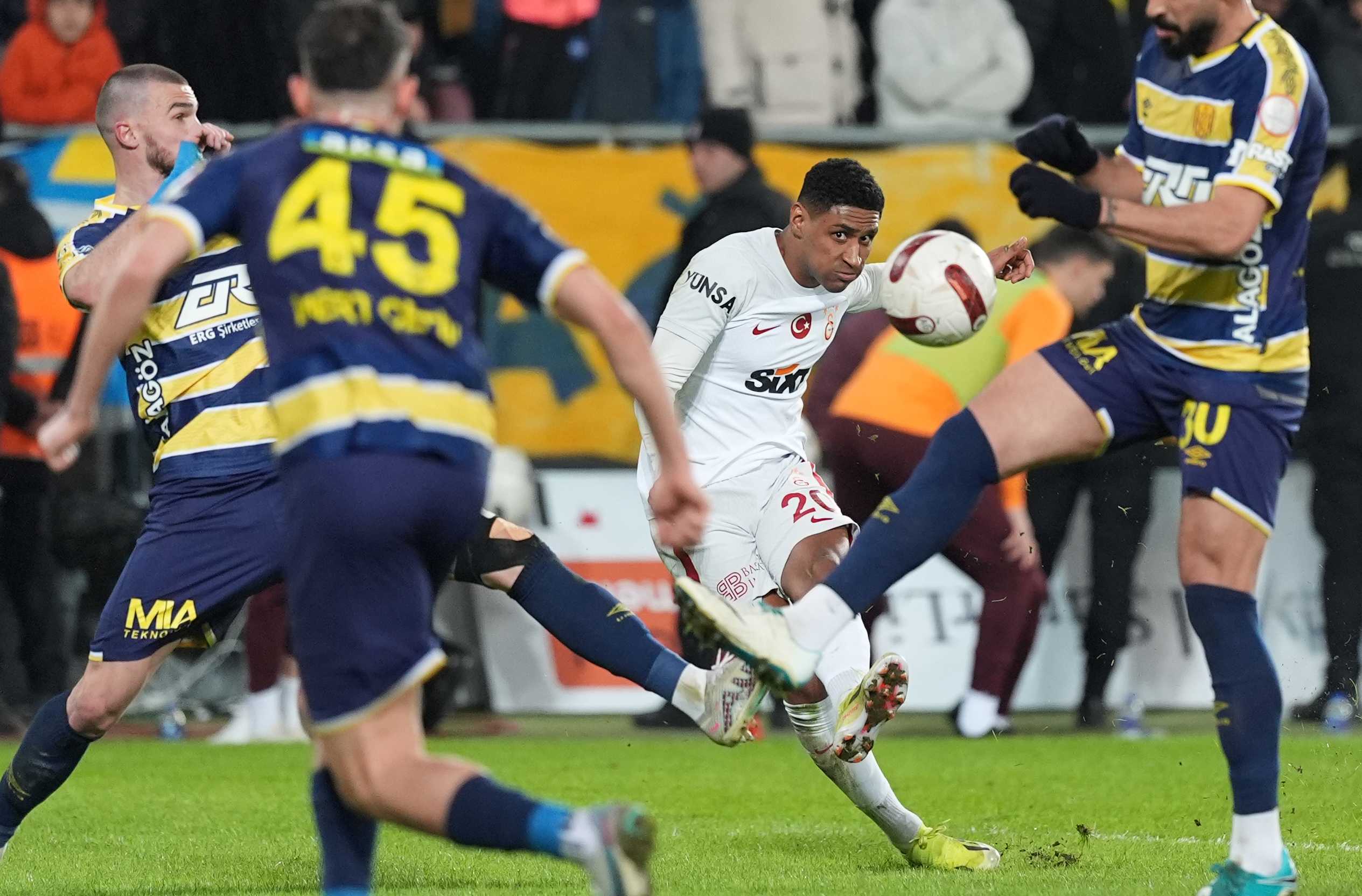 Galatasaray, Başkentte Fırtına Gibi Esti: Ankaragücü'nü 3-0 Yendi! 1 AA 20240218 33744317 33744314 MKE ANKARAGUCUGALATASARAY