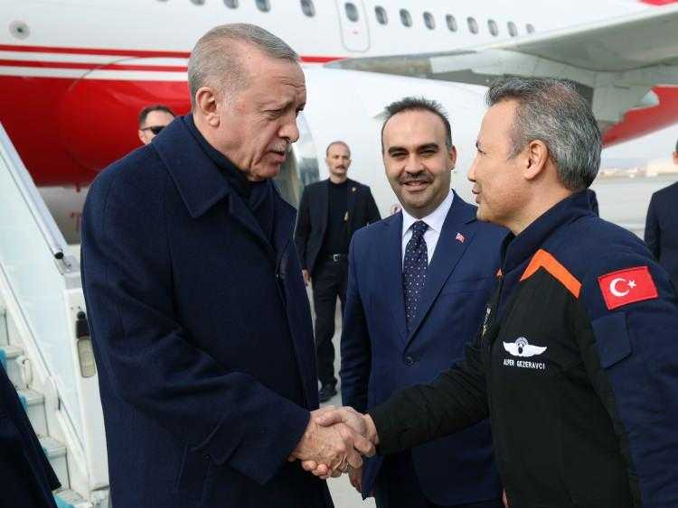 Alper Gezeravcı'ya Yeni Görev 5 alper gezeravciya yeni gorev 1 iZr2FCii