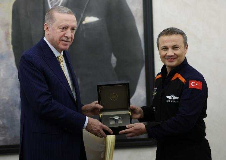 Alper Gezeravcı'ya Yeni Görev 11 alper gezeravciya yeni gorev 7 yy42Kkrb