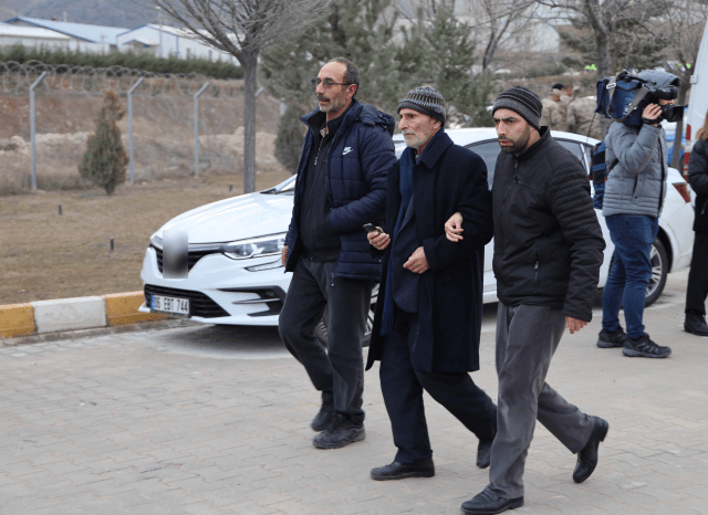 Erzincan'da Maden Faciası: Kayıp 9 İşçiyi Arama Çalışmaları Devam Ediyor 5 erzincan da toprak kaymasi kayip isciler icin 16851581 8261 m
