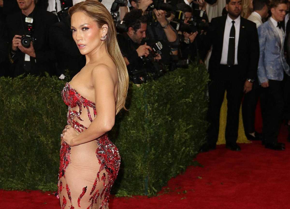 Jennifer Lopez Kariyerinde Yeni Bir Sayfa Açıyor: "Bu Albüm Her Şeyim" 1 featured img of post 140170