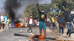 Fransa Yine Afrika’yı Karıştırıyor! Seçim Ertelendi, Sokaklarda Gerilim Tırmandı
