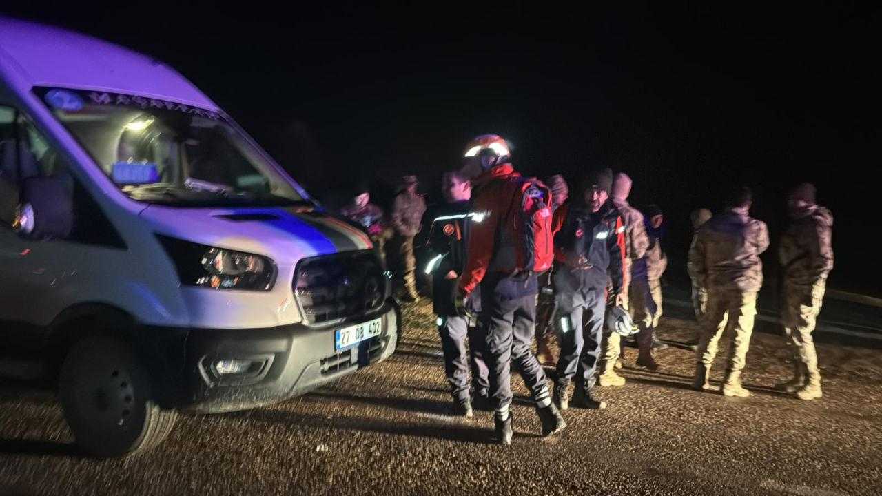 Gaziantep'te Helikopter Düştü: 2 Polis Şehit Oldu 2 gaziantepte helikopter dustu 2 polis sehit oldu 2 1Ii6vdbm