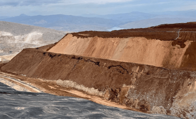 Erzincan Maden Faciası Raporu: Yetkililerin Çatlakları İhmal Ettiği Ortaya Çıktı 5 isciler hepsini goruntulemis altin madenindeki 16859428 2576 m 1