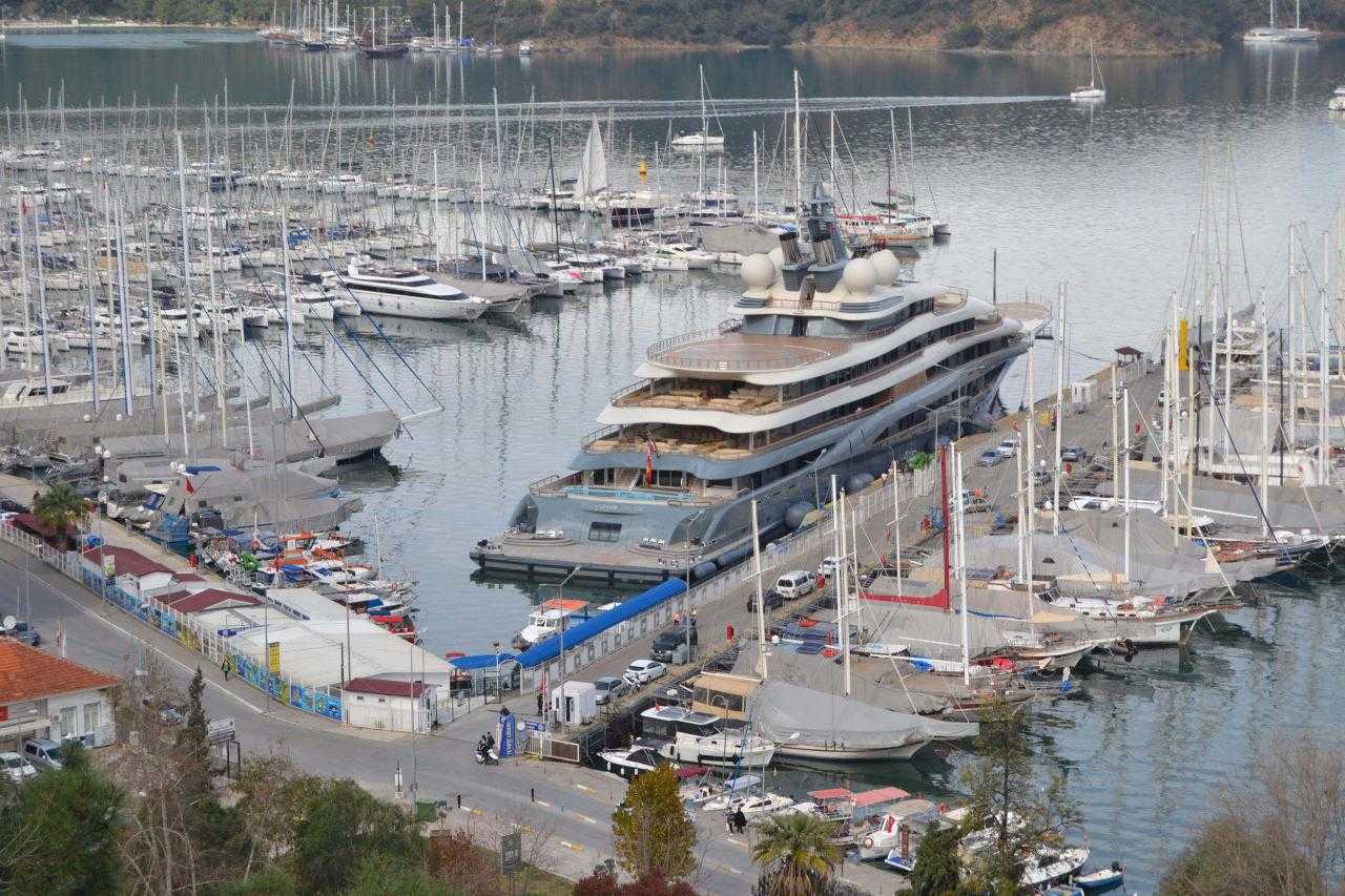 Jeff Bezos'un Ultra Lüks Yatı Fethiye'de! 600 Bin Litre Yakıt Aldı 1 jeff bezosun ultra luks yati fethiyede 600 bin litre yakit aldi 1 wvlUySjc