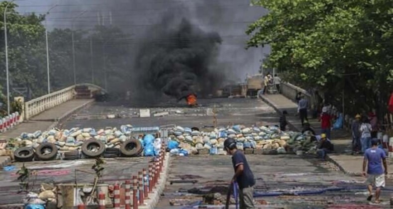 Myanmar’da Ordu ile Silahlı Grup Arasındaki Çatışmada 58 Sınır Polisi Bangladeş’e Kaçtı