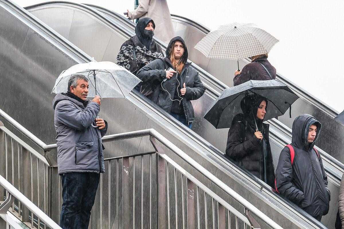 son dakika meteorolojiden istanbul icin uyari ustune uyari 30 saat surecek 2 Khiy1CBQ
