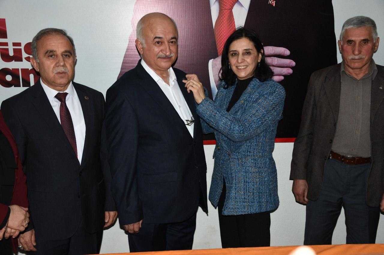 yeniden refah partisinde istifa baskan ve 5 kisi ak partiye katildi 3 jgKVl6uc