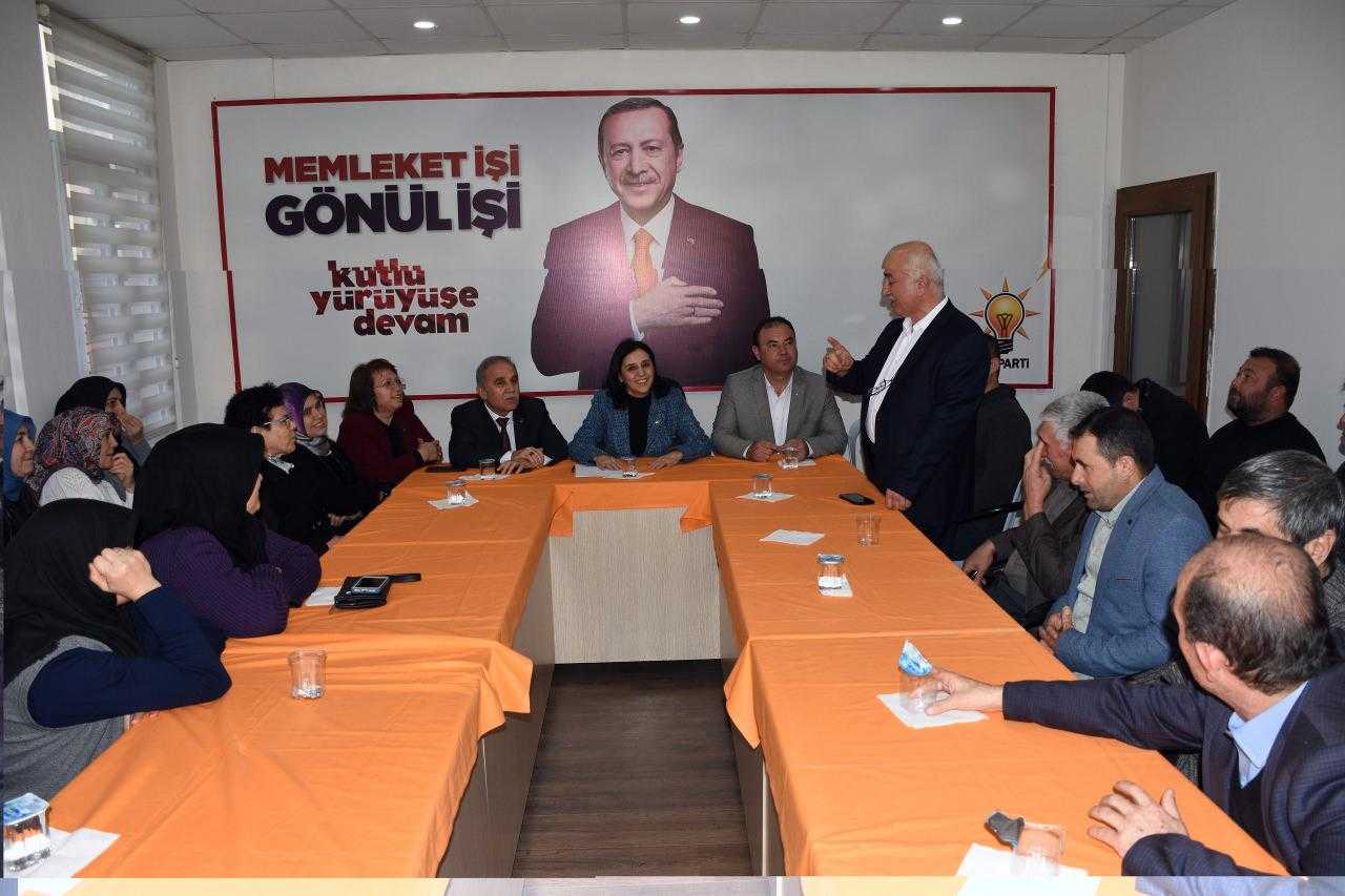 yeniden refah partisinde istifa baskan ve 5 kisi ak partiye katildi 4 mMgT5JTn