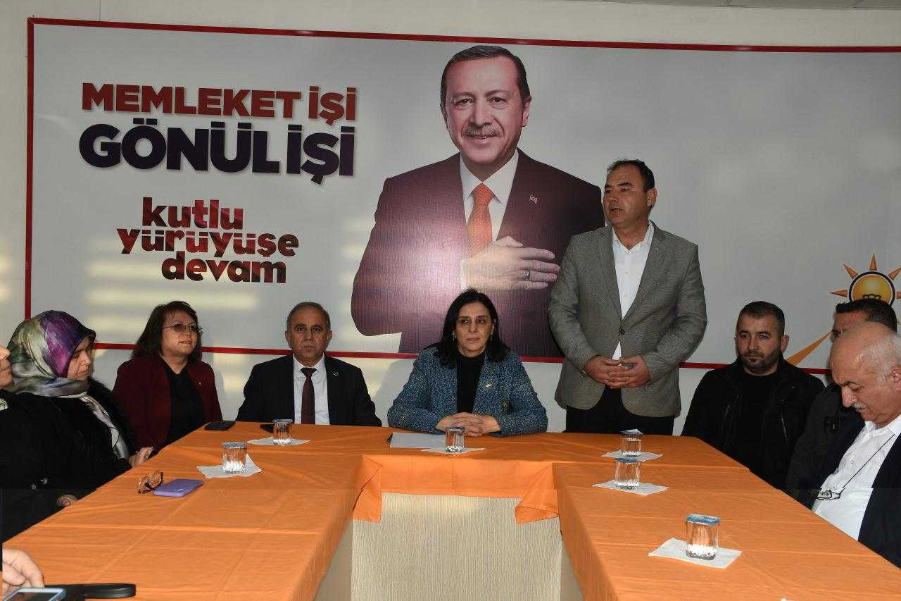 yeniden refah partisinde istifa baskan ve 5 kisi ak partiye katildi 6 9IKHzHcY
