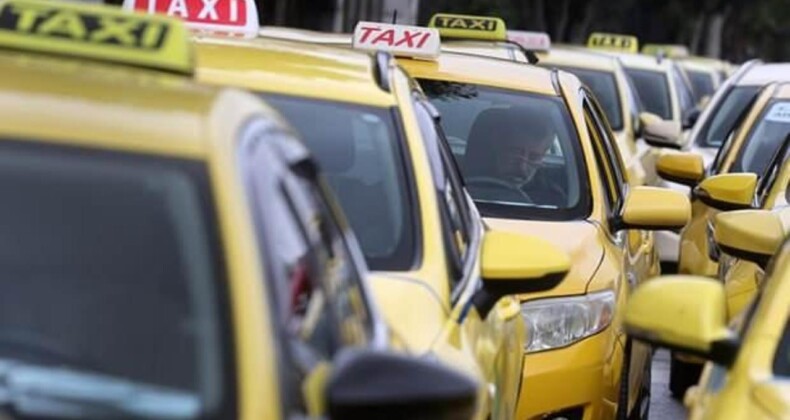 Yunanistan’da Taksiciler 48 Saatlik Greve Gitti