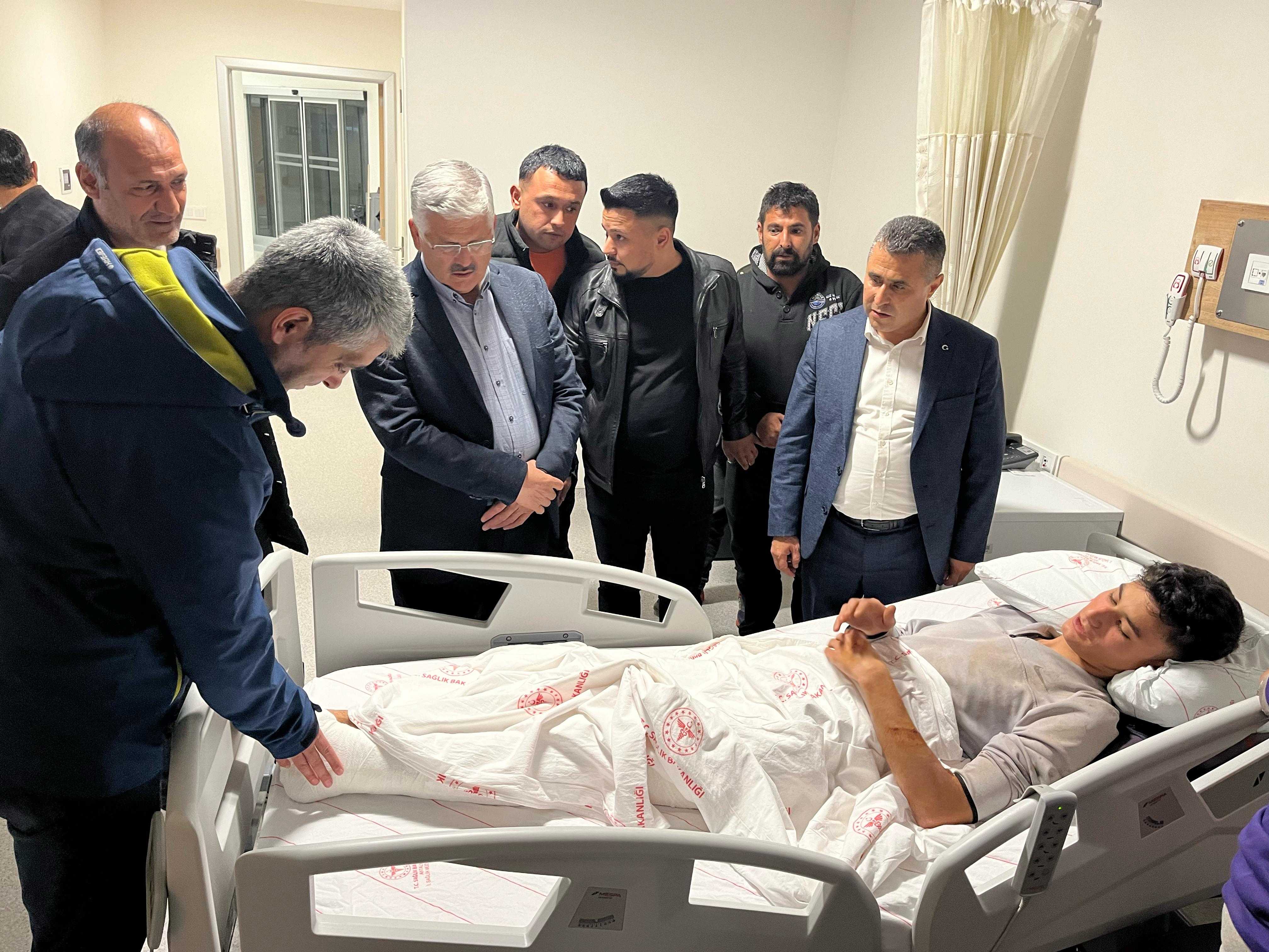 Antalya ile Adana’da Sağanak ve Hortum Felaketi: 6 Yaralı 5 AA 20240305 33898350 33898349 ANTALYADA SAGANAK FIRTINA VE HORTUM ETKILI OLDU