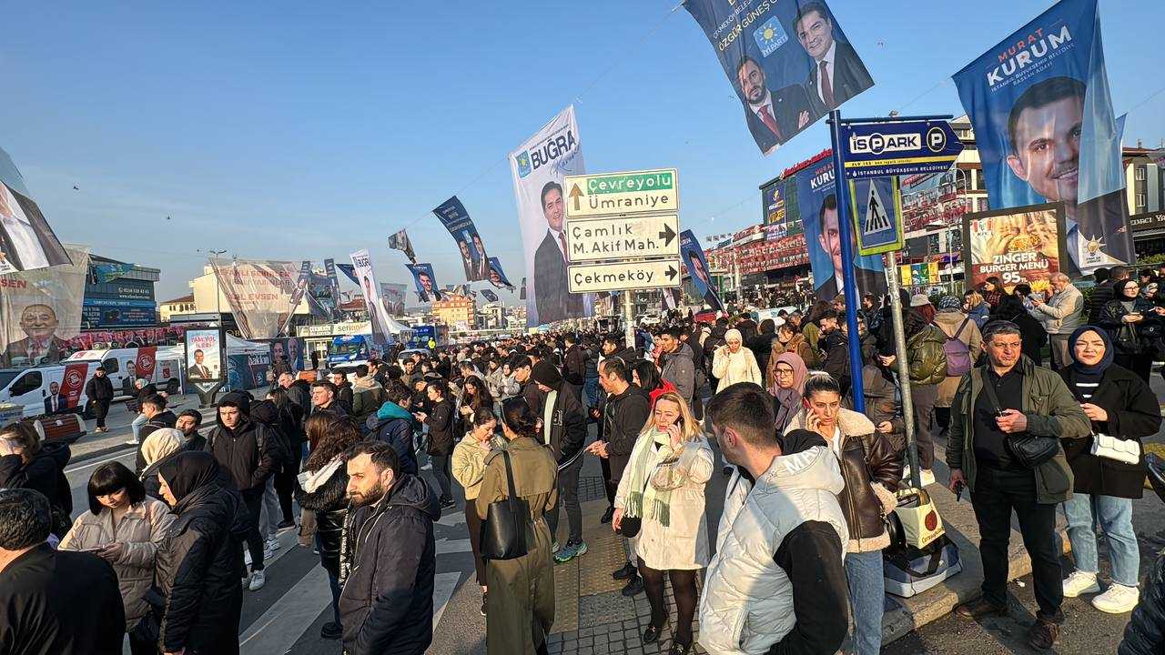 Üsküdar-Çekmeköy Metro Hattında Teknik Arıza Seferleri Aksattı 6 AA 20240307 33909435 33909430 USKUDARCEKMEKOY METROSUNDA TEKNIK ARIZA NEDENIYLE SEFERLER YAPILAMIYOR