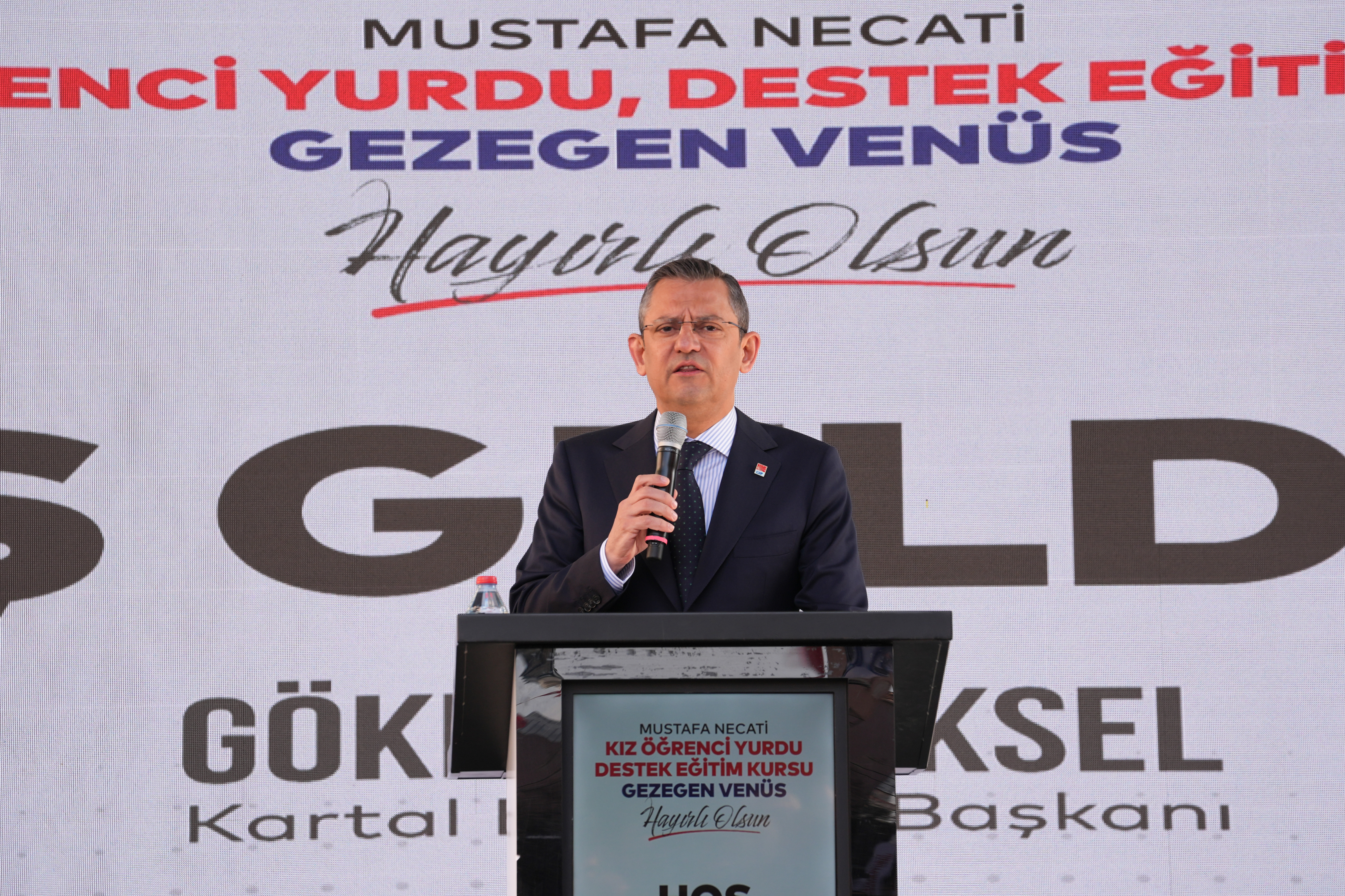 Özgür Özel: "İstanbul'da Belediye Sayımızı İkiye Katlayacağız" 1 AA 20240310 33947601 33947596 CHP GENEL BASKANI OZEL KARTALDA TOPLU ACILIS TORENINDE KONUSTU