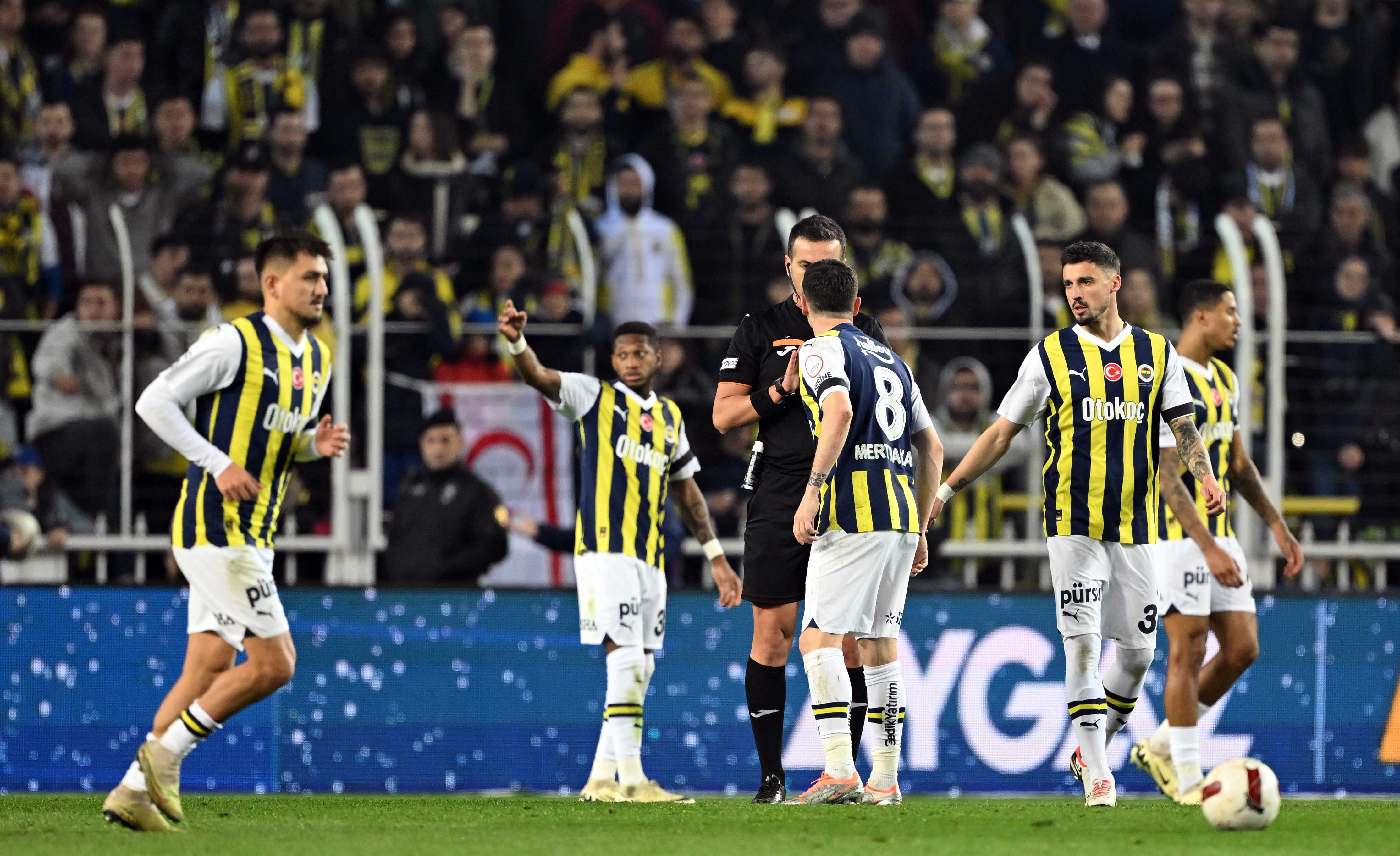 Fenerbahçe Son Dakikalarda Coştu! 1 AA 20240310 33951273 33951271 FENERBAHCE SILTAS YAPI PENDIKSPOR