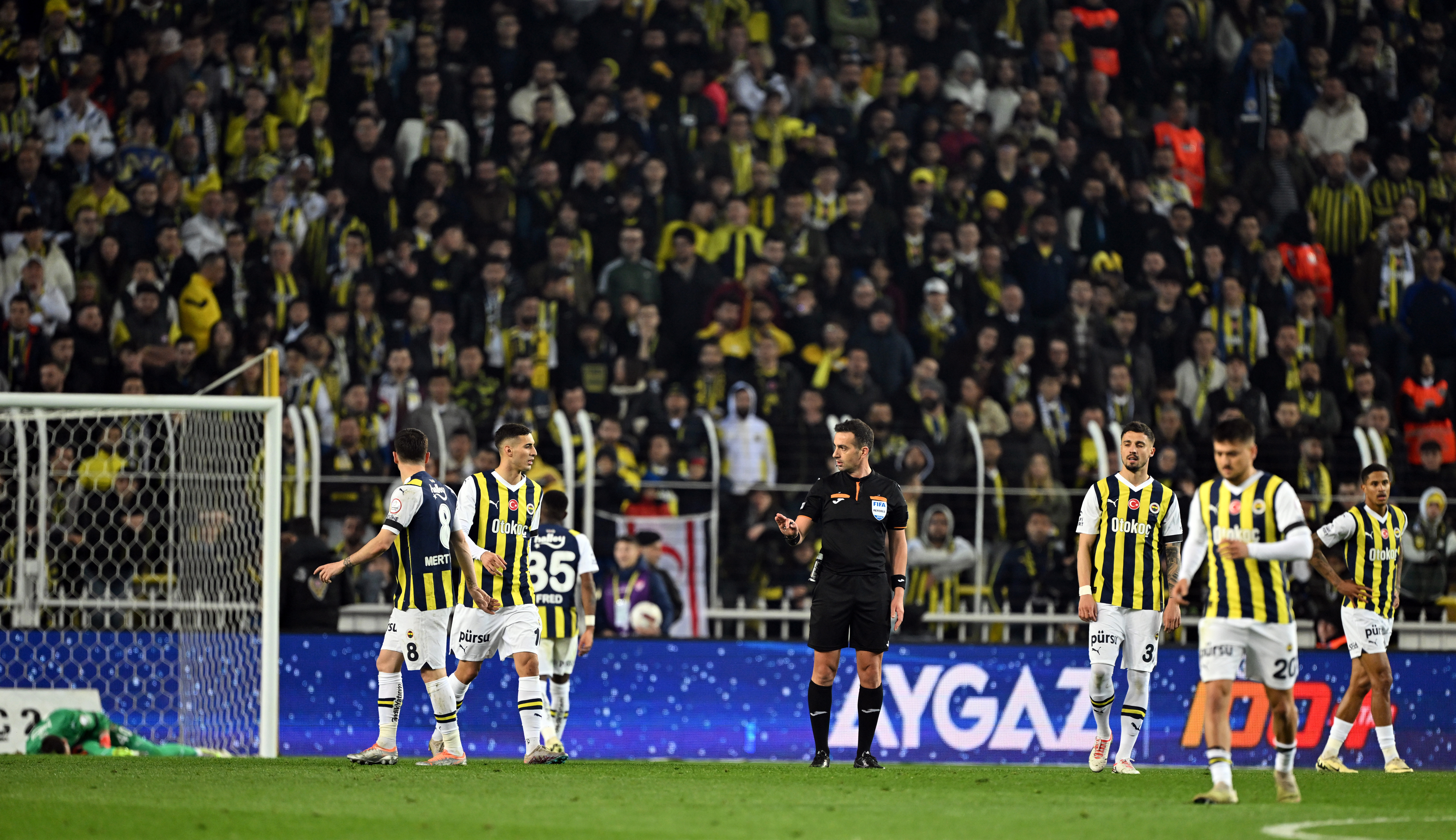 Kadıköy'de Fenerbahçe, VAR Kararıyla Maçı Döndürdü! 1 AA 20240310 33951273 33951272 FENERBAHCE SILTAS YAPI PENDIKSPOR