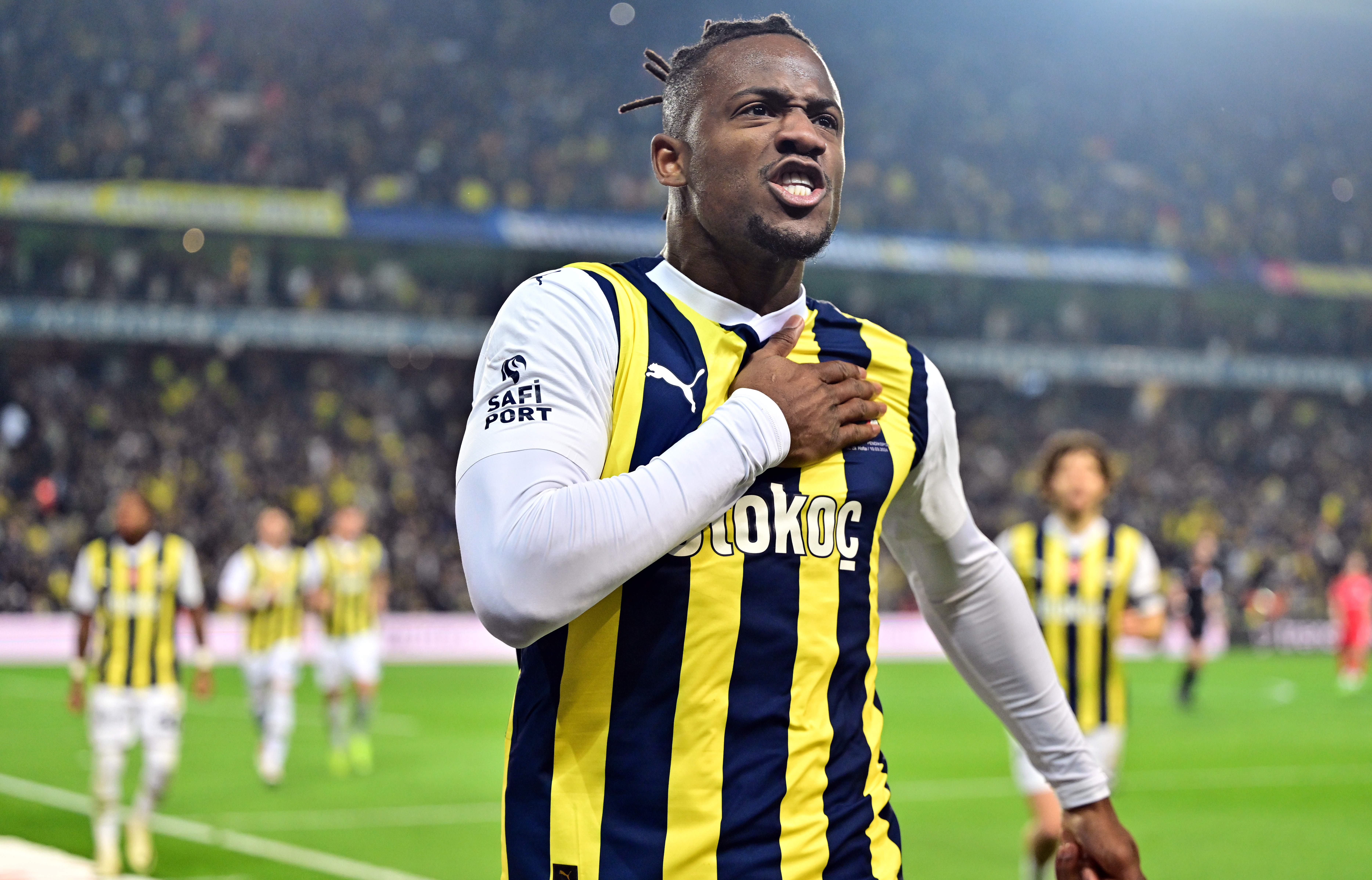 Kadıköy'de Fenerbahçe, VAR Kararıyla Maçı Döndürdü! 2 AA 20240310 33951928 33951910 FENERBAHCE SILTAS YAPI PENDIKSPOR