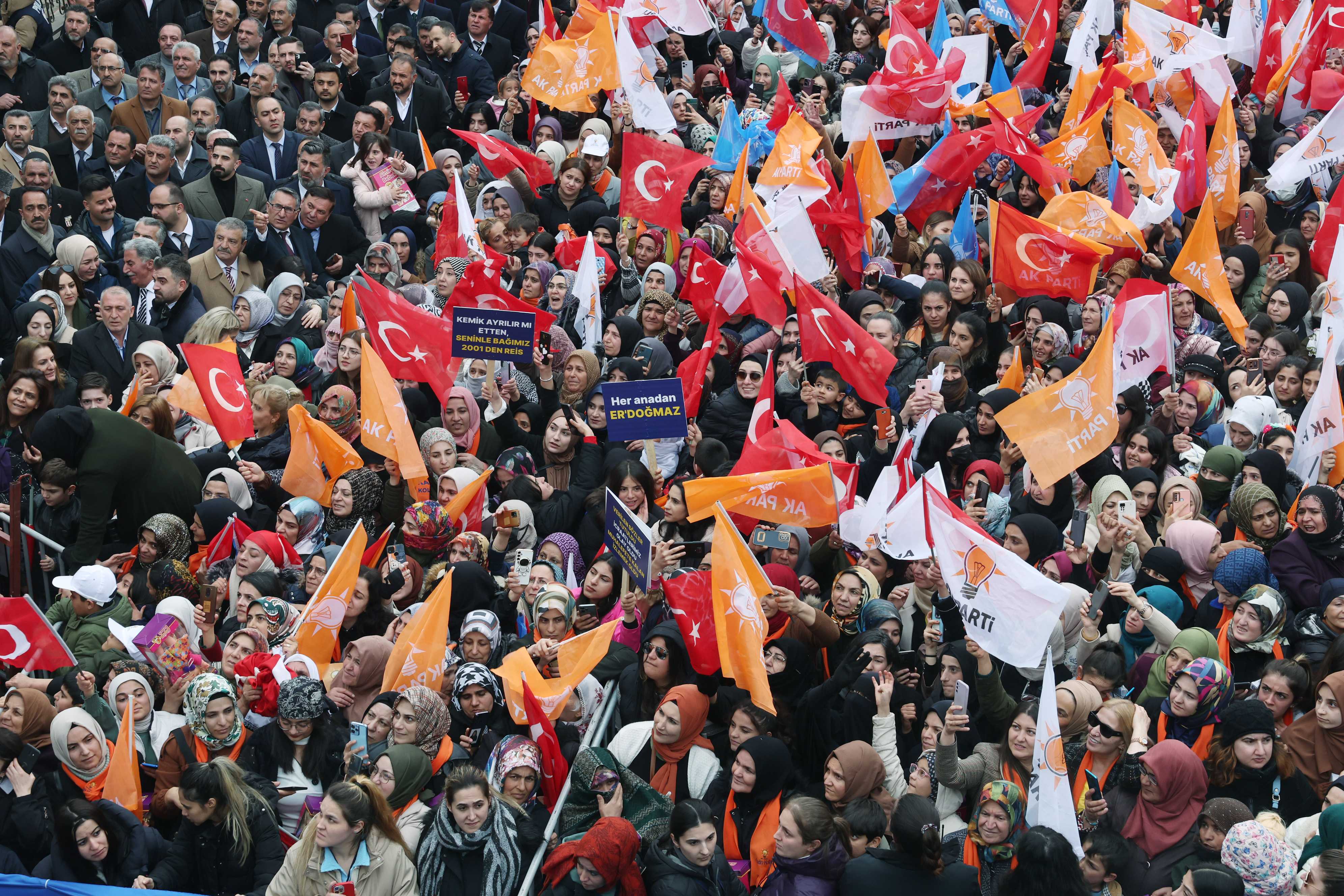 Cumhurbaşkanı Erdoğan'dan Muhalefete 'Sıfır Sonuçlu Siyaset' Göndermesi 6 AA 20240314 33987222 33987217 CUMHURBASKANI VE AK PARTI GENEL BASKANI ERDOGAN AGRIDA