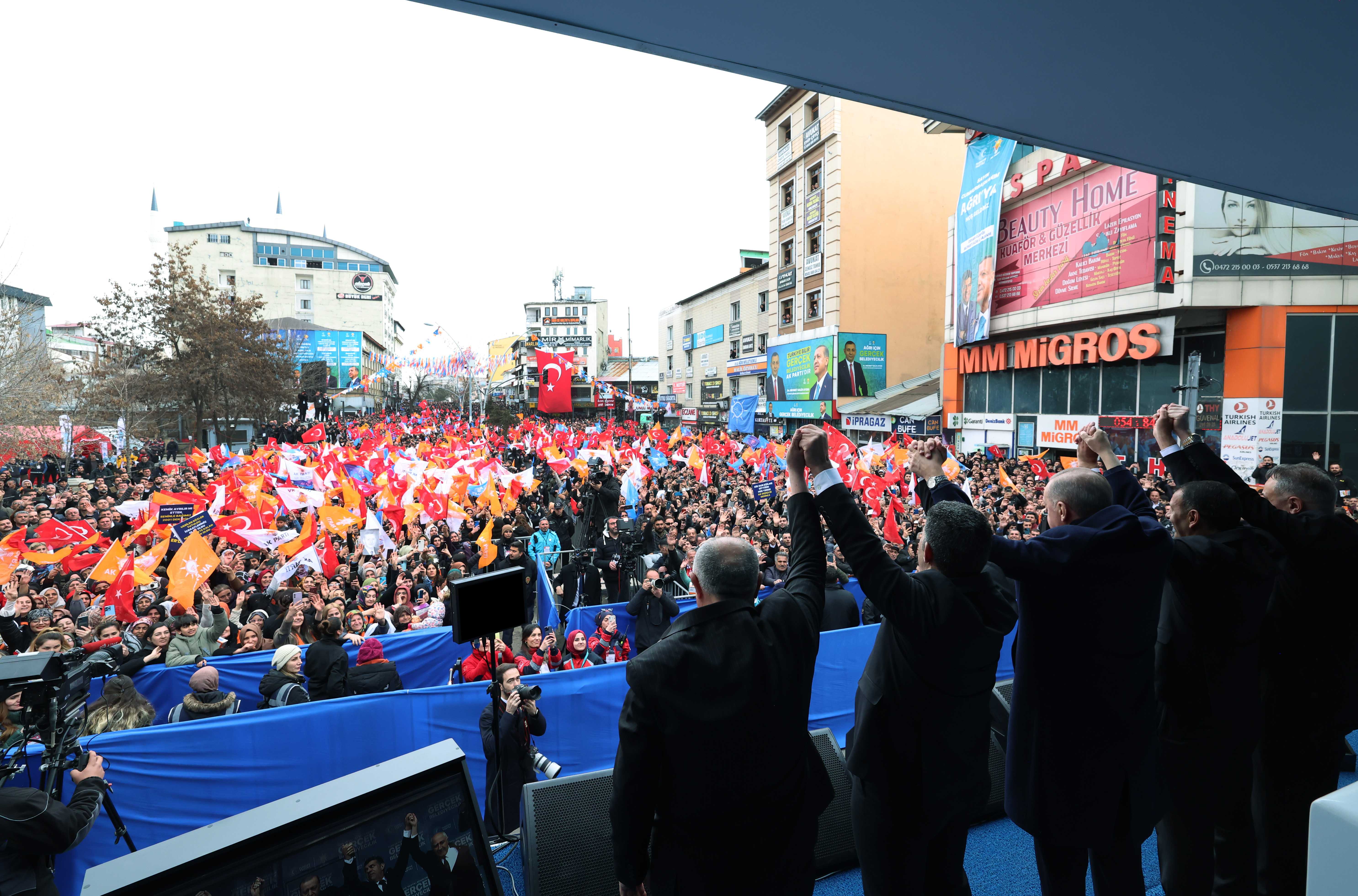 Cumhurbaşkanı Erdoğan'dan Muhalefete 'Sıfır Sonuçlu Siyaset' Göndermesi 5 AA 20240314 33987287 33987262 CUMHURBASKANI VE AK PARTI GENEL BASKANI ERDOGAN AGRIDA