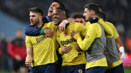 Fenerbahçe, Trabzonspor’u 3-2 Yenerek Zirve Yarışını Sürdürdü