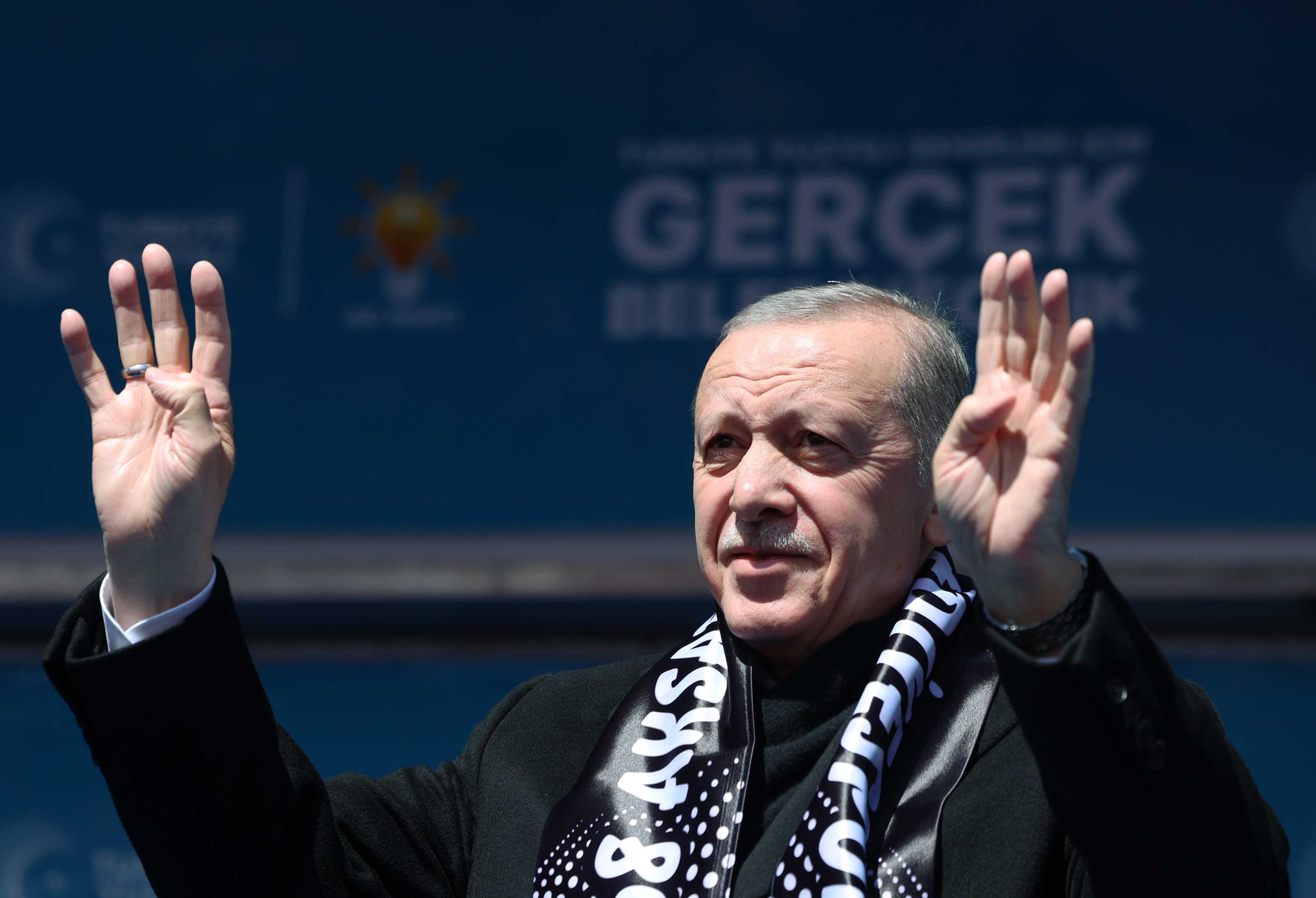 Erdoğan'dan Emeklilere "Enflasyon Düzelince Zam" Sözü 2 AA 20240326 34099582 34099578 CUMHURBASKANI VE AK PARTI GENEL BASKANI ERDOGAN AKSARAYDA
