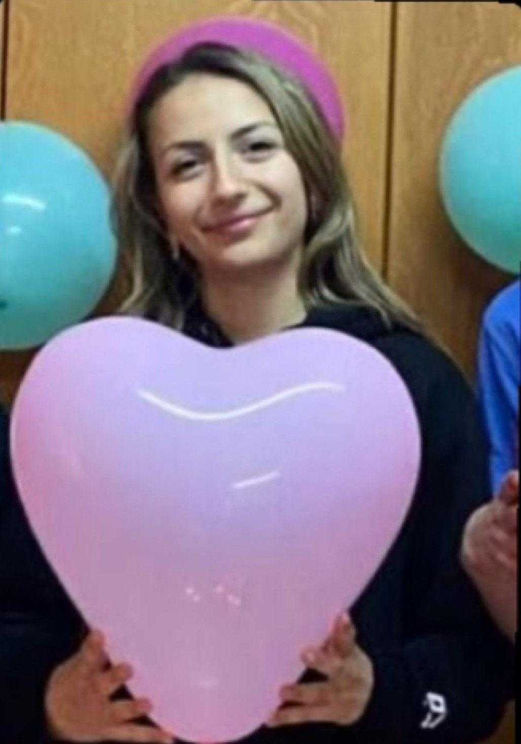Anne ve Kız Kardeşini Öldüren Saldırganın Tabutuna Sırtlarını Döndüler! 3 anne ve kiz kardesini olduren saldirganin tabutuna sirtlarini donduler 2 9nJmlQiY