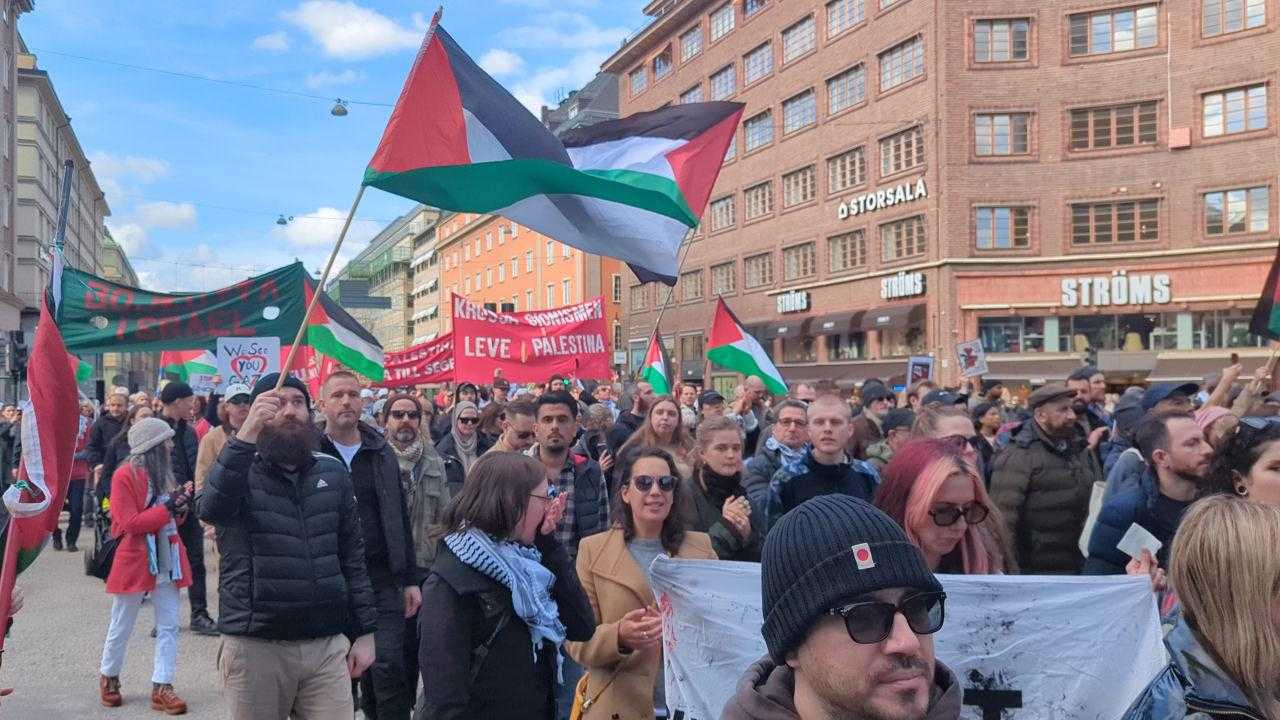 Avrupa'da Gazze'ye Destek Gösterileri Büyüyerek Devam Ediyor 1 avrupada gazzeye destek gosterileri buyuyerek devam ediyor 1 JvNBth7J