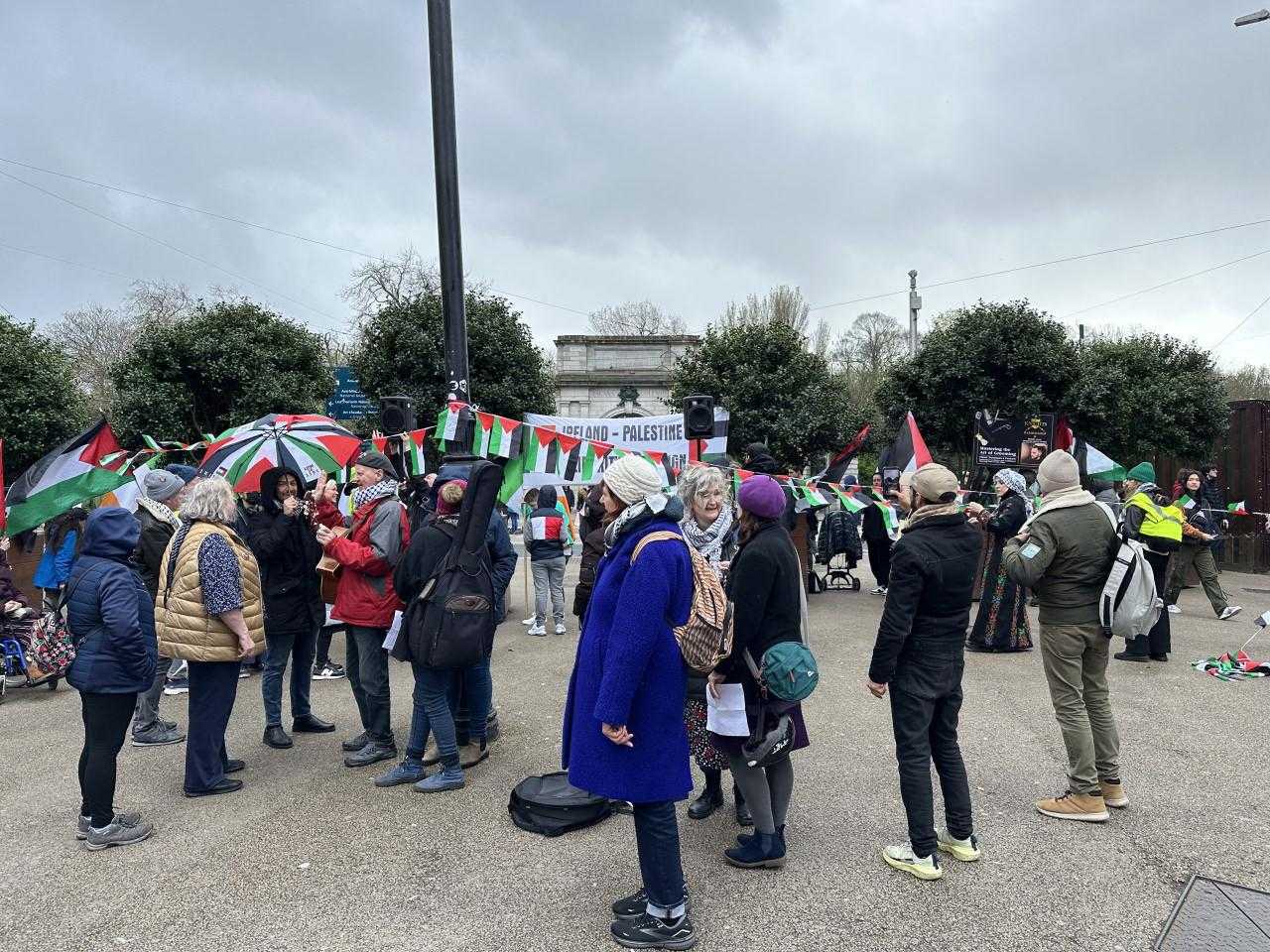 Avrupa'da Gazze'ye Destek Gösterileri Büyüyerek Devam Ediyor 12 avrupada gazzeye destek gosterileri buyuyerek devam ediyor 12 tyjMucWj