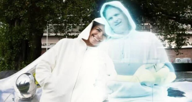 Bu da Oldu… Ünlü Sanatçı Bir Hologram ile Evlenecek!