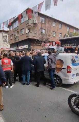 CHP’lilerden Memleket Partisi Seçim Aracına Saldırı! 1 chplilerden memleket partisi secim aracina saldiri 1 A6GJSHNa